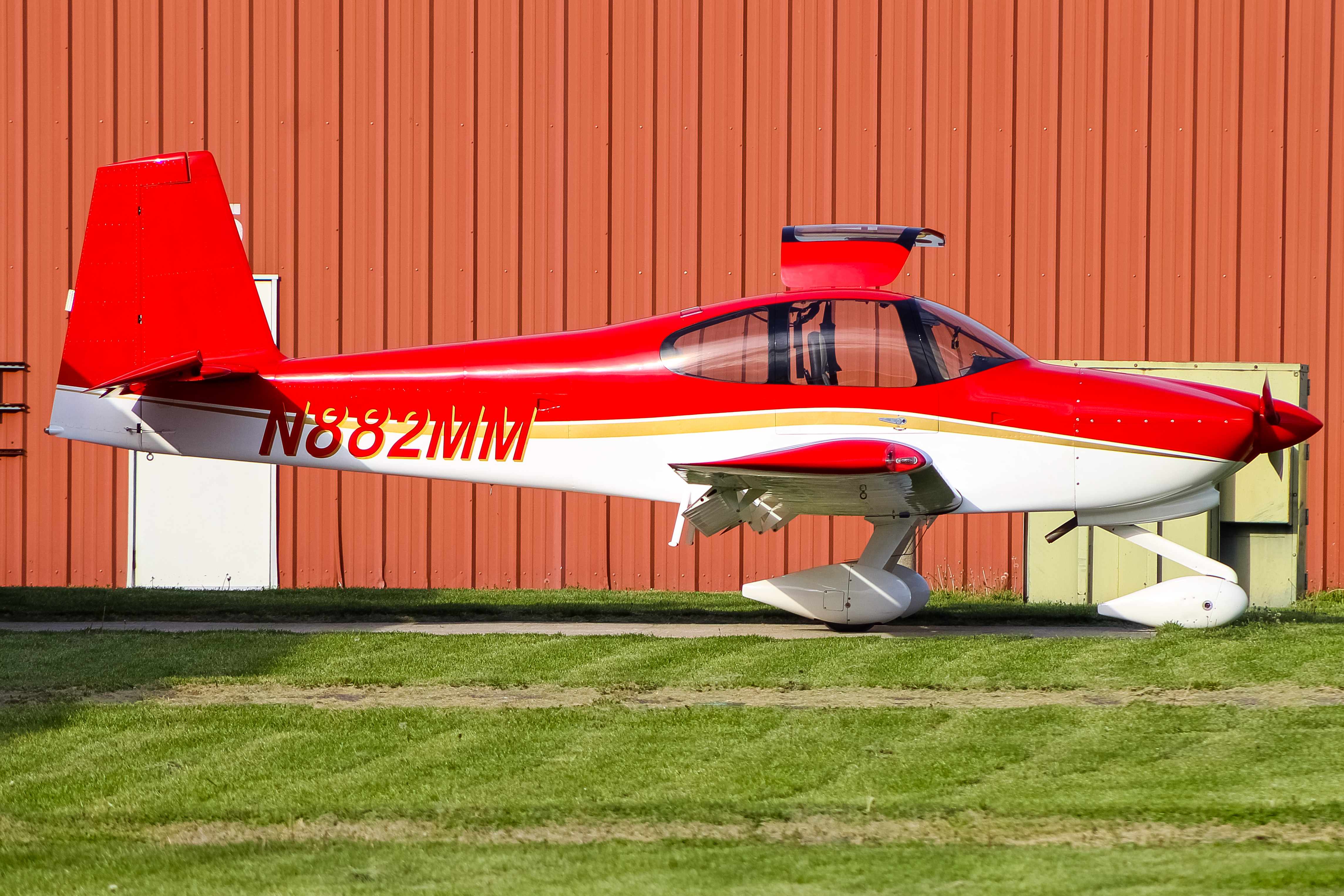 Full size: PRIVATE Vans RV-10 N882MM at Cincinnati Municipal Airport/Lunken Field