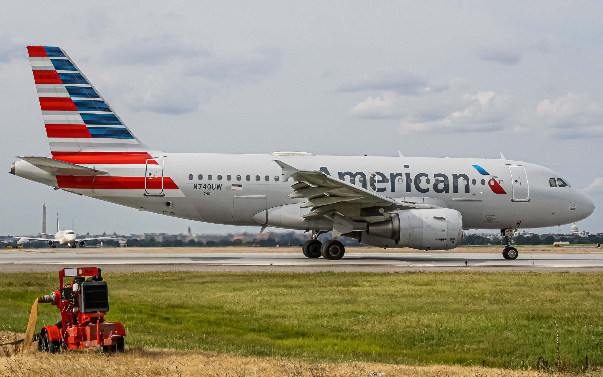 Full size: American Airlines Airbus A319 N740UW at Ronald Reagan National Airport