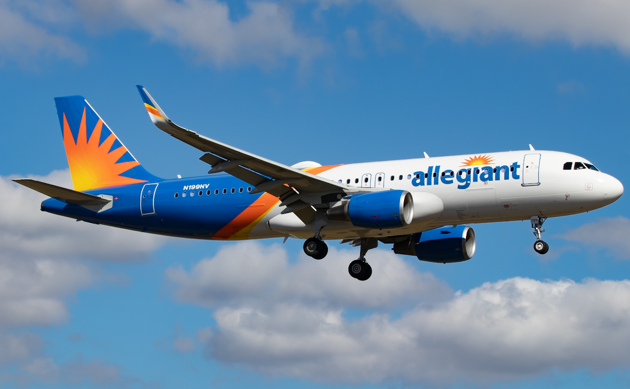 Full size: Allegiant Air Airbus A320 N199NV at Punta Gorda Airport