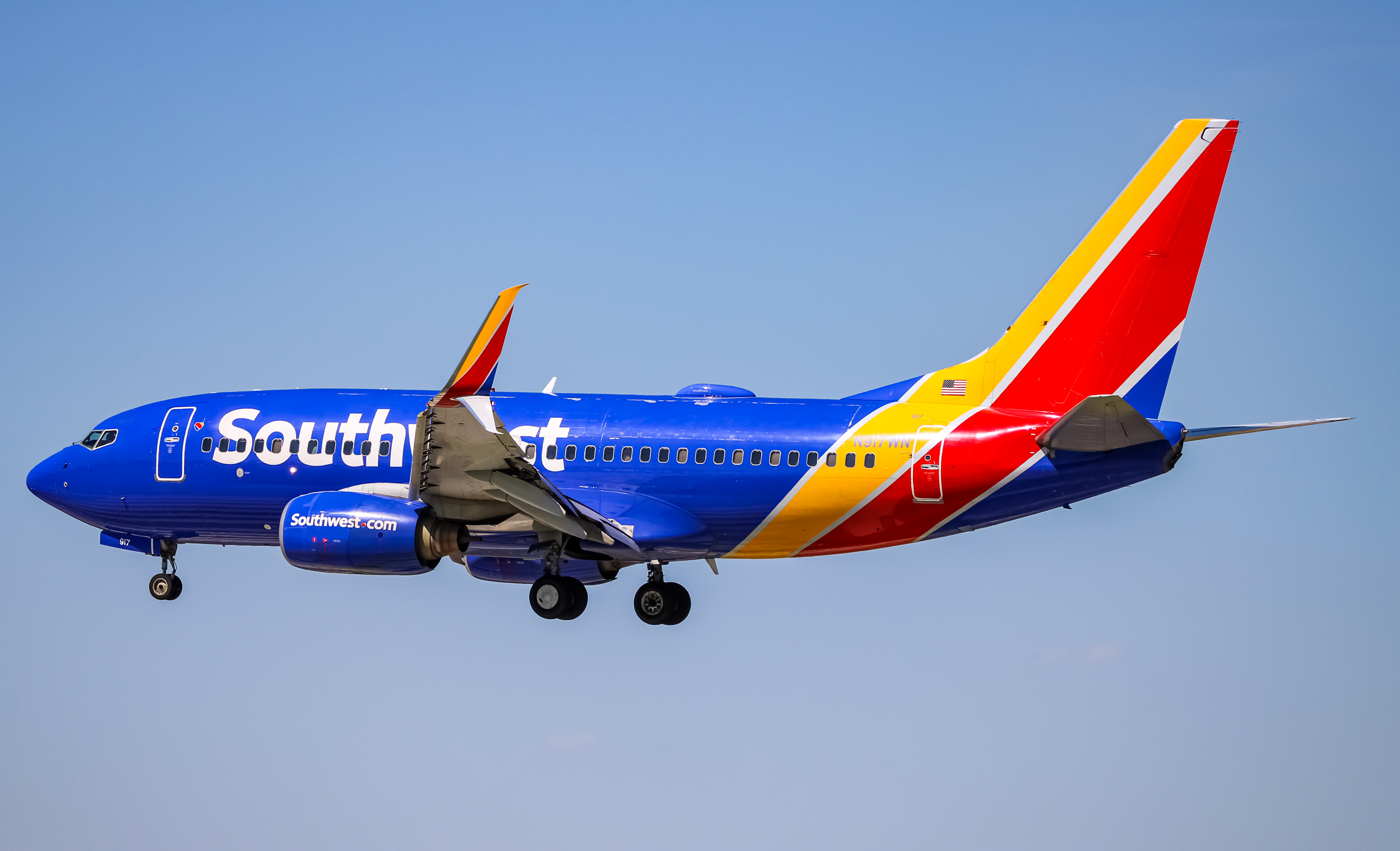 Full size: American Airlines  737-800 N917WN at Baltimore/Washington International Thurgood Marshall Airport