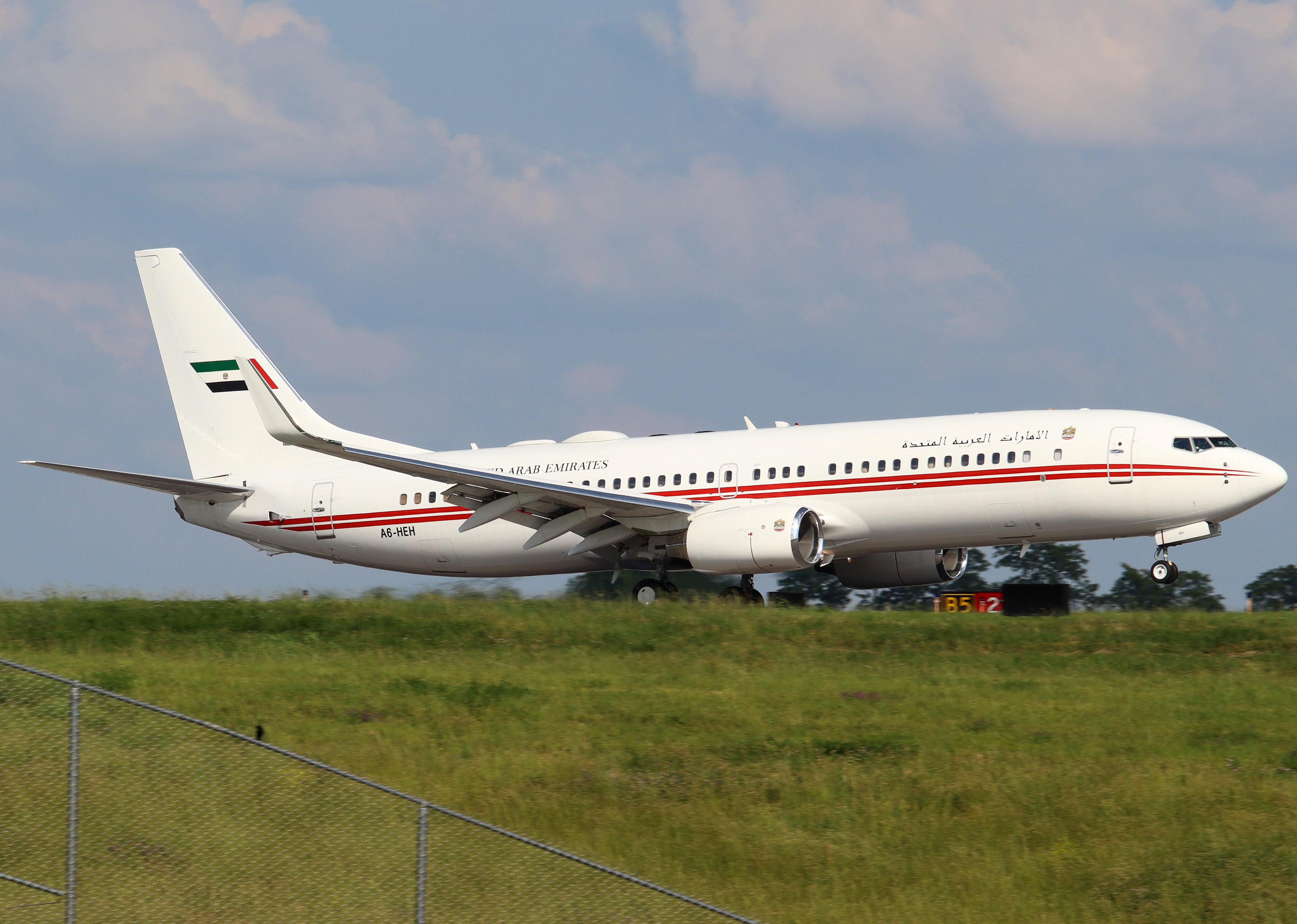 Full size: PRIVATE Boeing 737-800 A6-HEH at Blue Grass Airport
