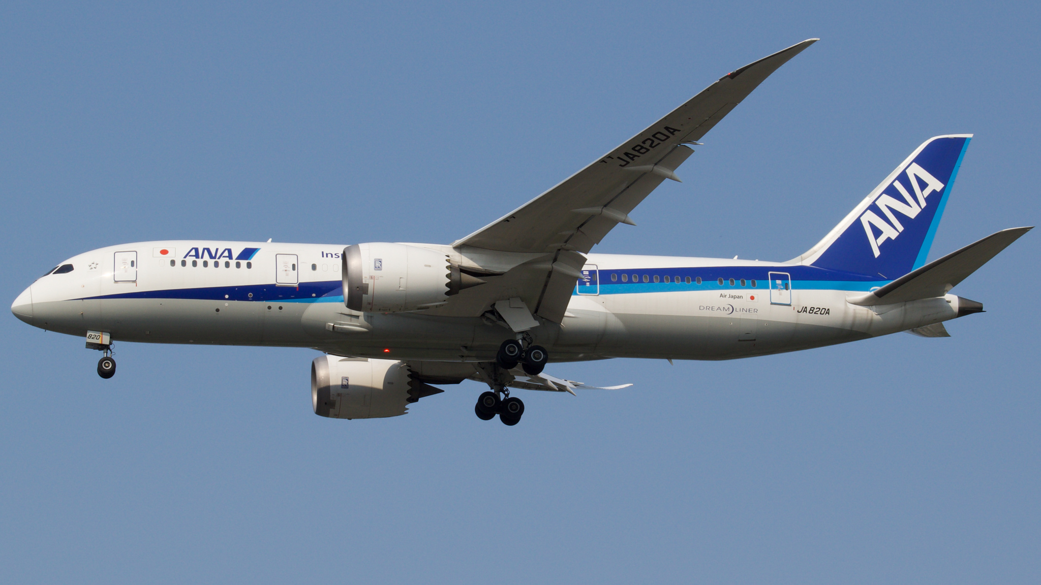 Full size: All Nippon Airways Boeing 787-8 JA820A at Washington Dulles International Airport
