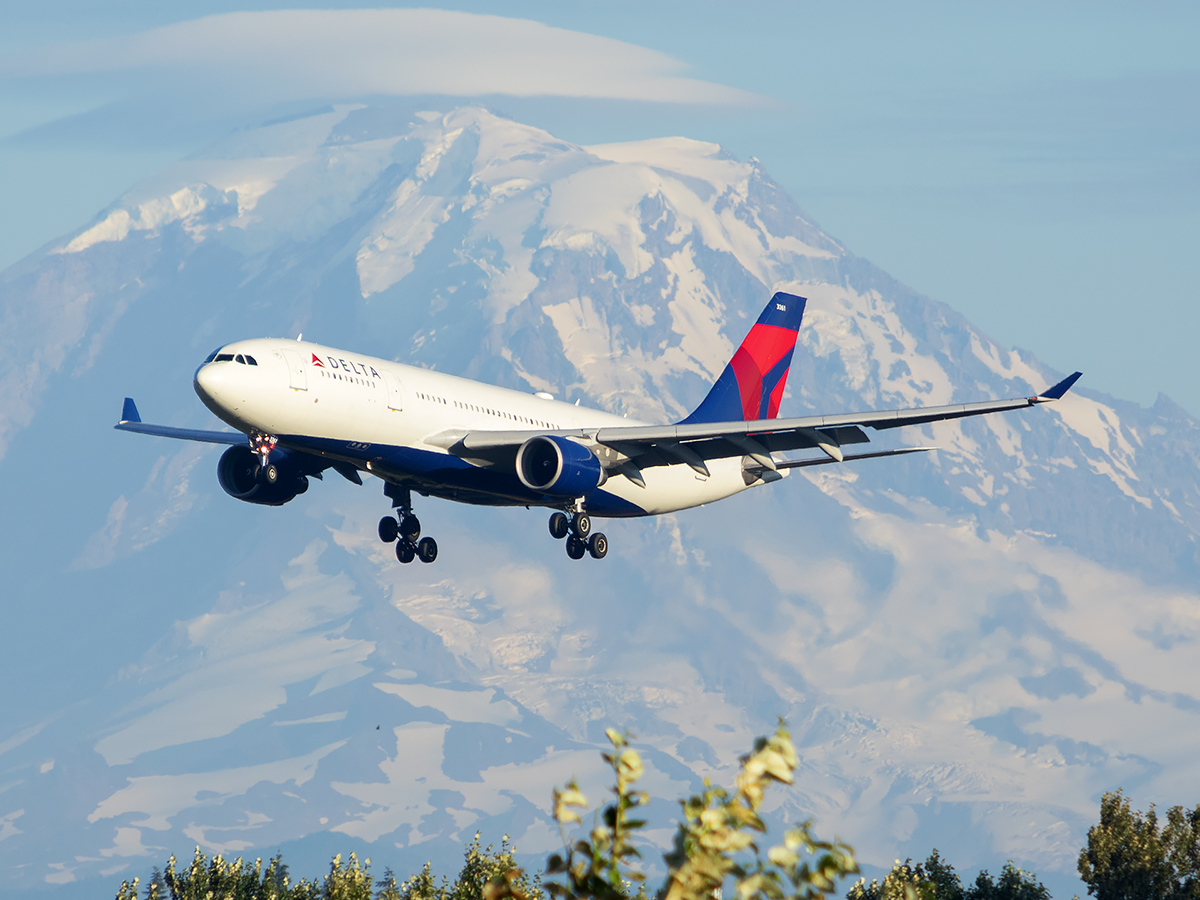 Full size: Delta Airlines Airbus A330-200 N861NW at Seattle-Tacoma International Airport