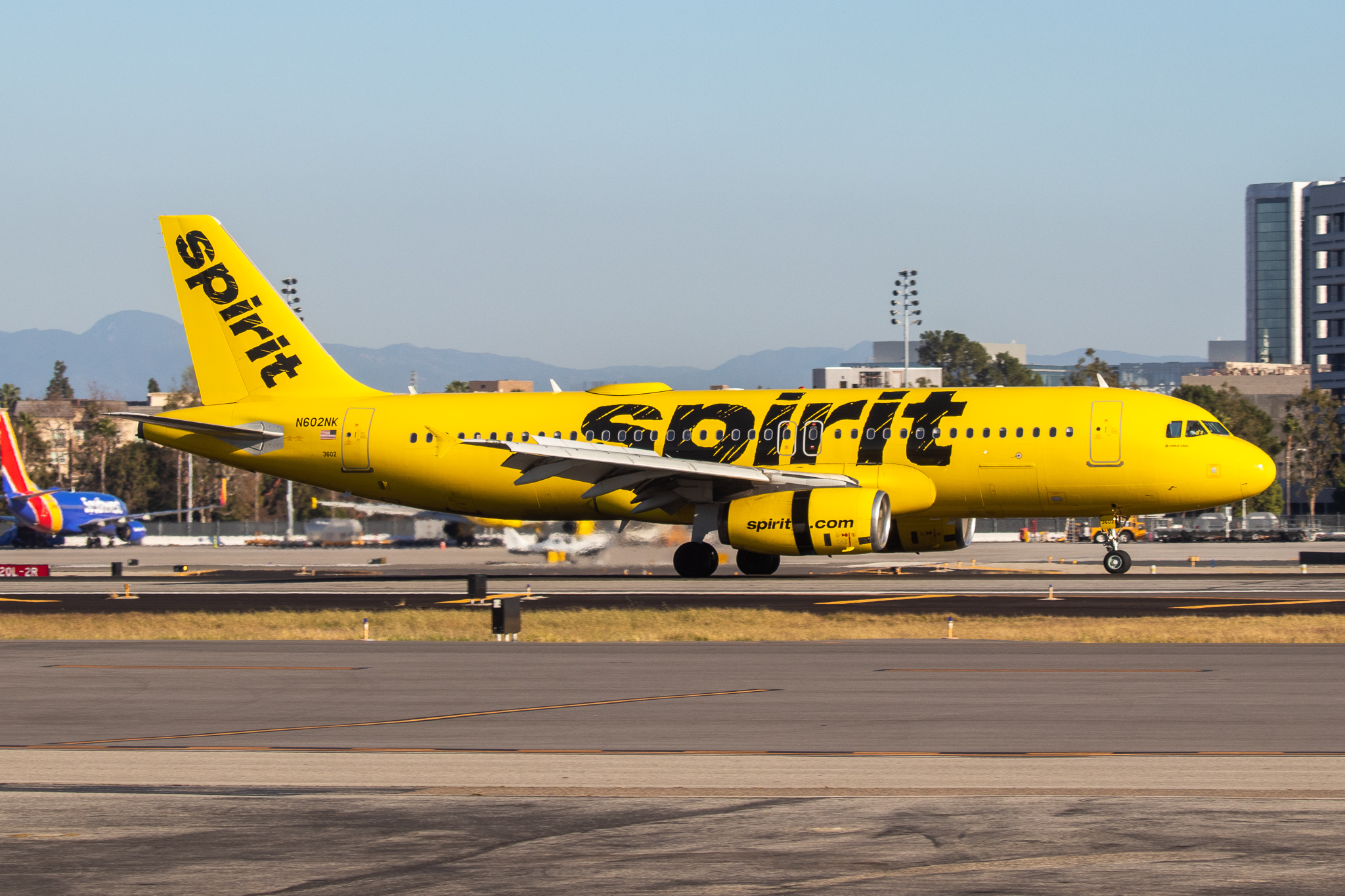 Full size: Spirit Airlines Airbus A320 N602NK at John Wayne/Orange County Airport