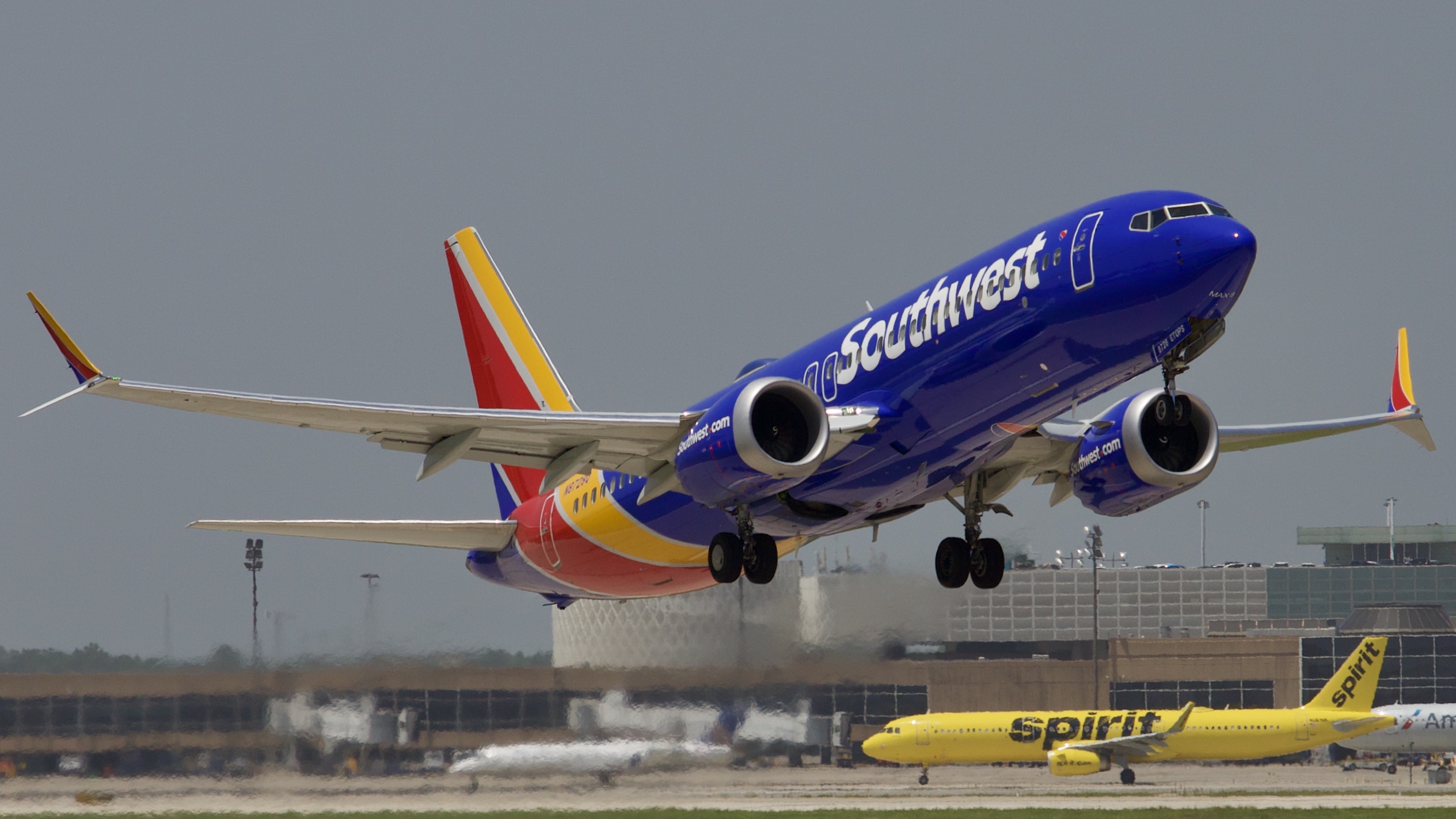 Full size: Southwest Airlines Boeing 737 MAX 8 N8728Q at Houston-George Bush Intercontinental Airport