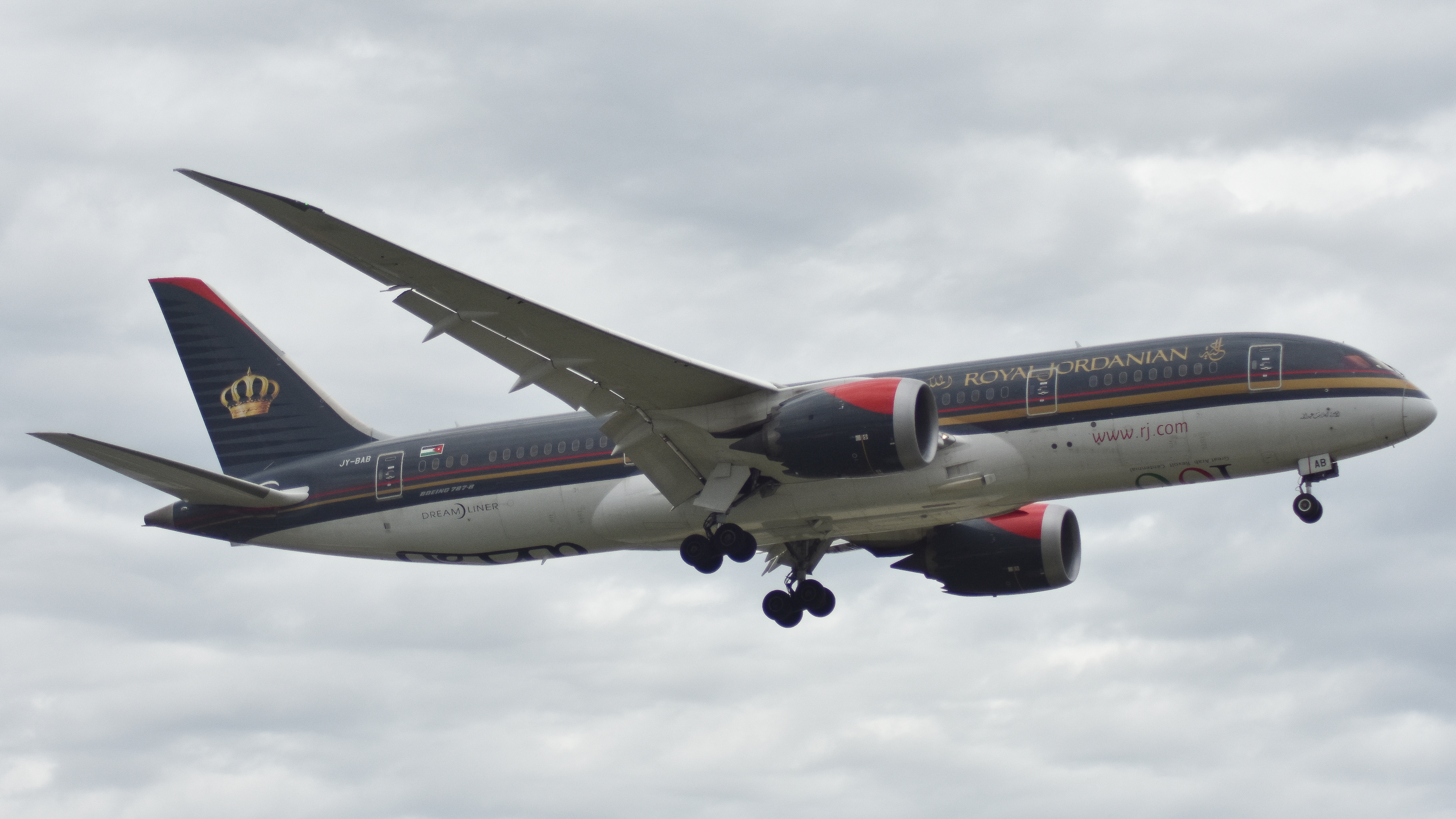 Full size: Royal Jordanian Boeing 787-9 JY-BAB at Chicago O'Hare International Airport
