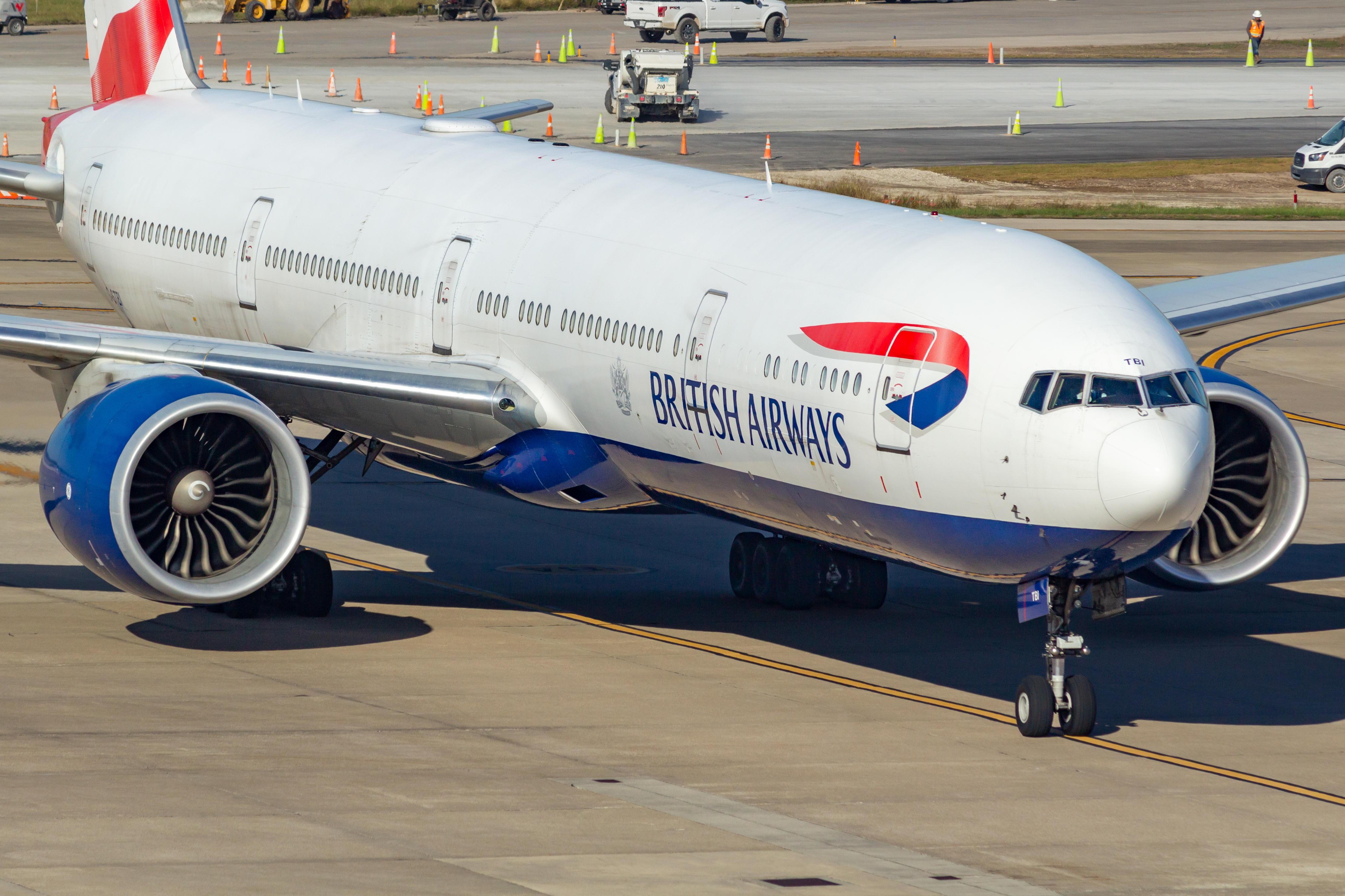 Full size: British Airways Boeing 777-300ER G-STBI  at Houston-George Bush Intercontinental Airport
