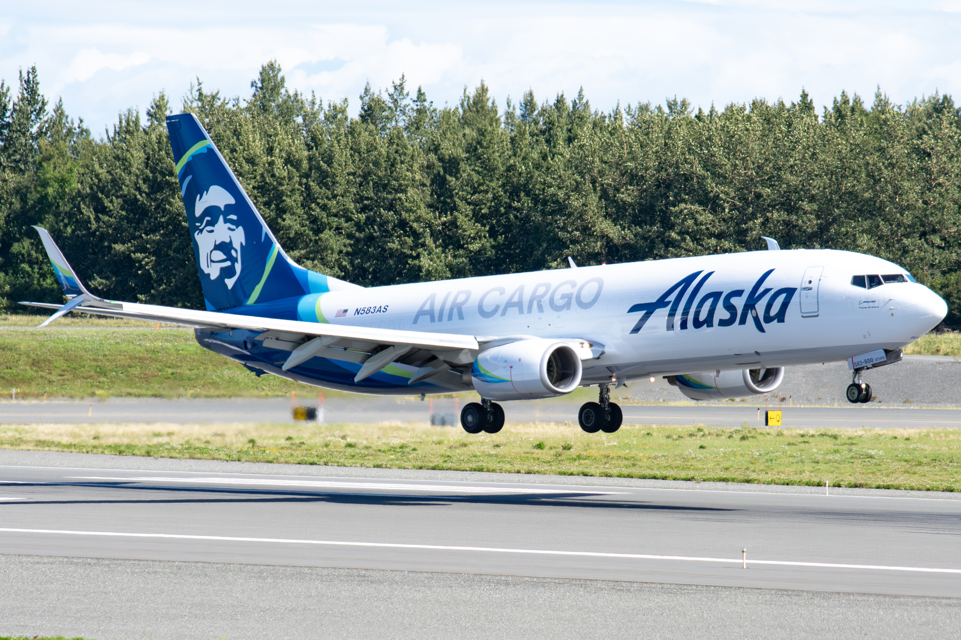 Full size: Alaska Air Cargo Boeing 737-800 N583AS at Anchorage Ted Stevens International Airport