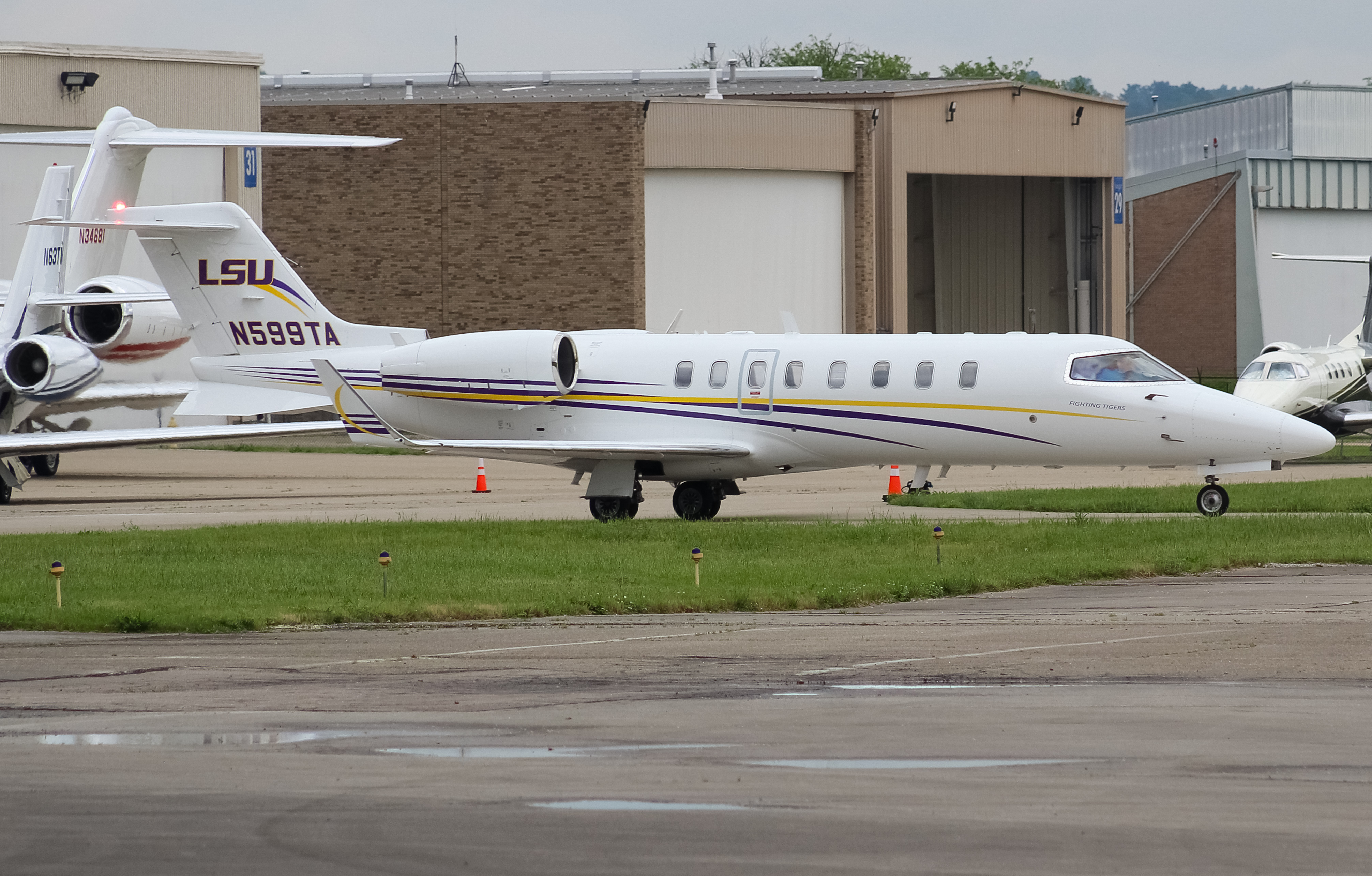 Full size: Louisiana State University  Learjet 45 N599TA at Cincinnati Municipal Airport/Lunken Field
