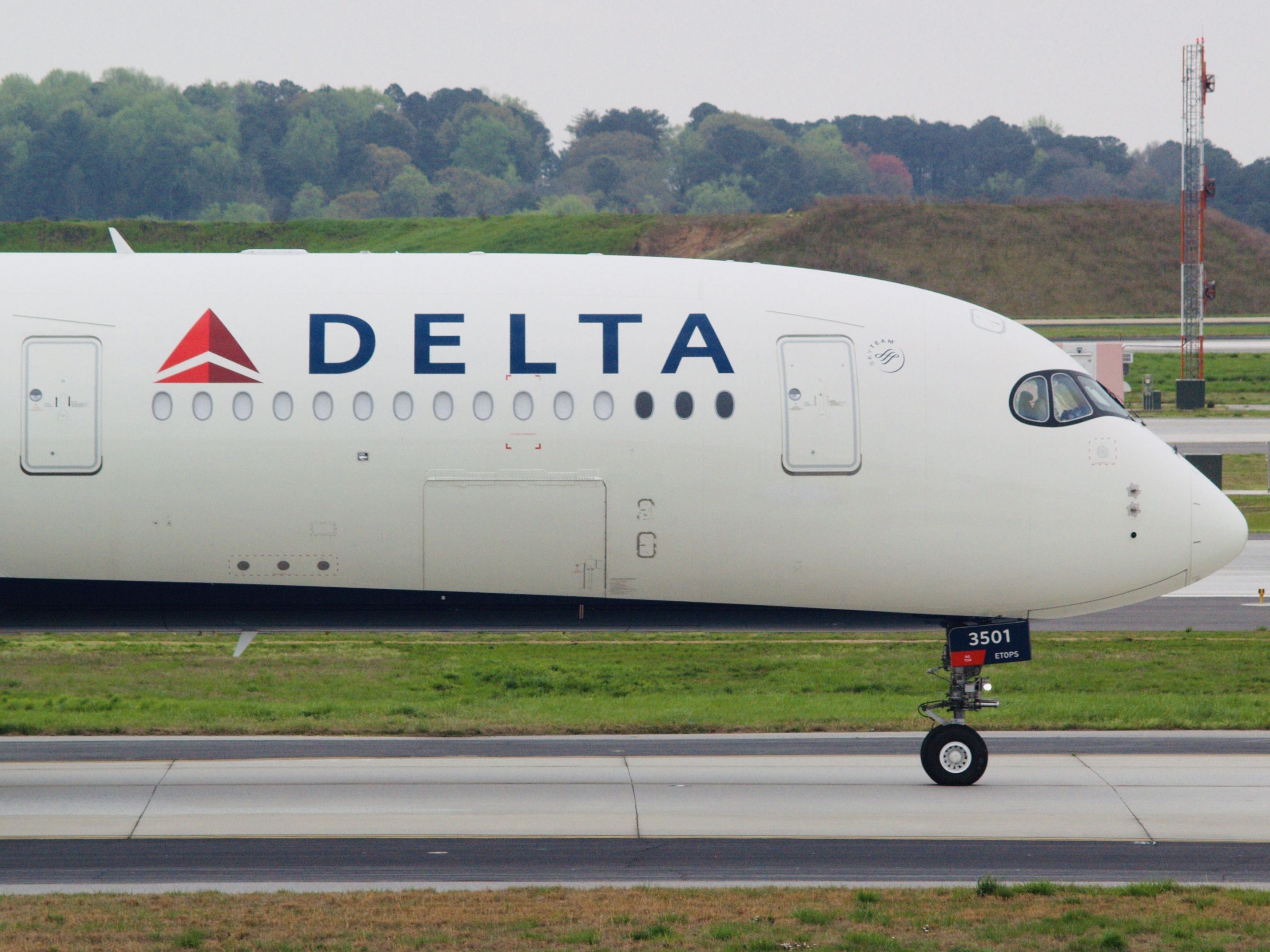 Full size: Delta Airlines Airbus A350-900 N501DN at Hartsfield-Jackson Atlanta International Airport