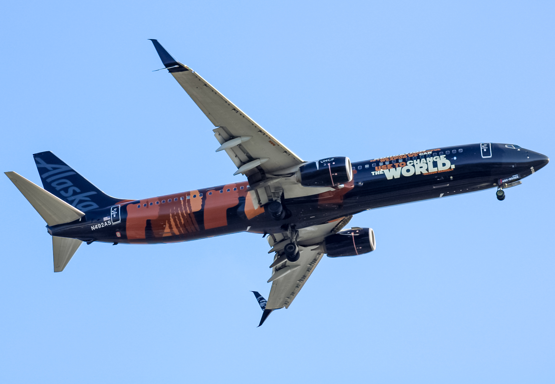 Full size: Alaska Airlines Boeing 737-900ER N492AS at San Diego International Airport