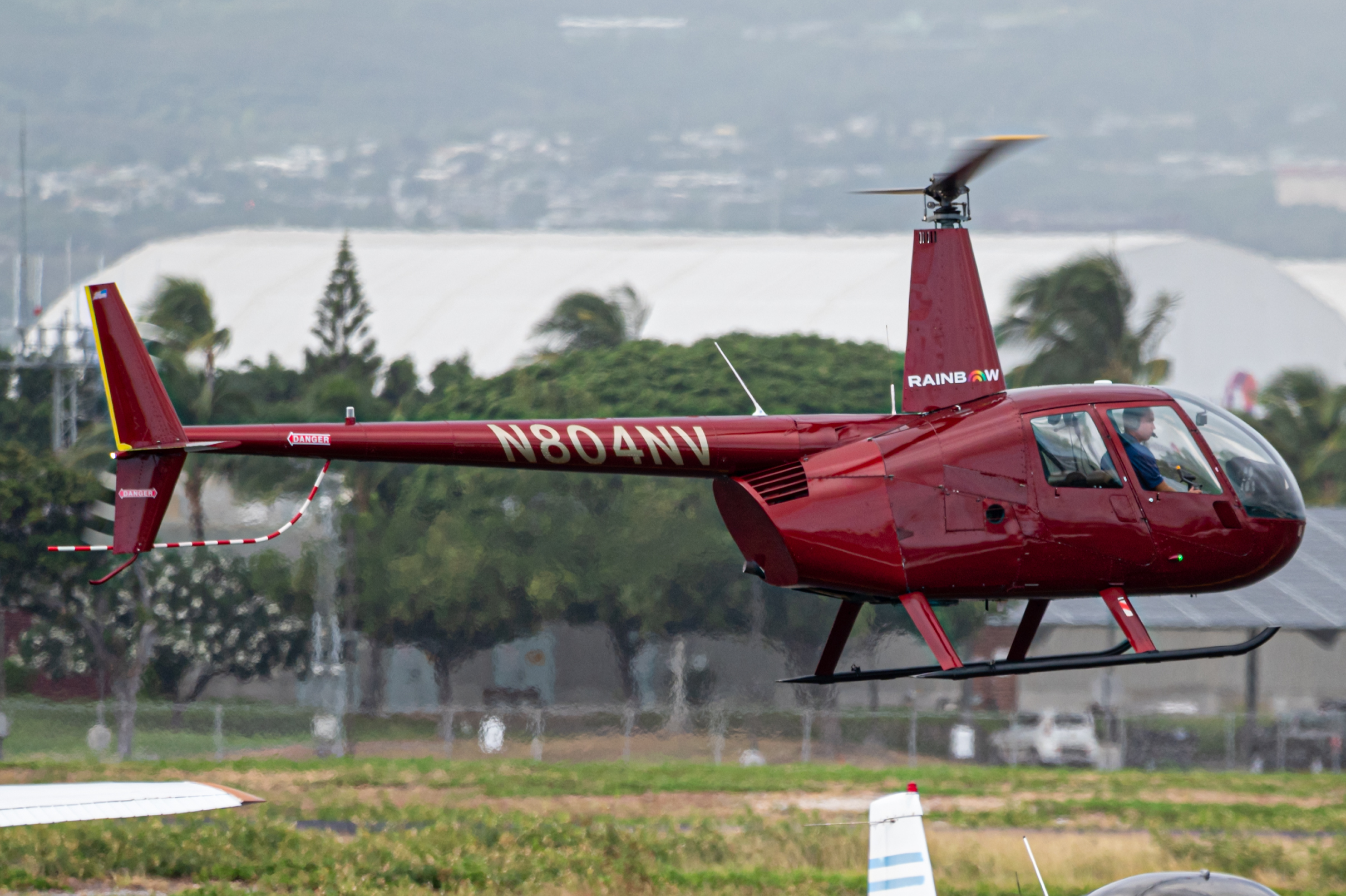 Full size: Rainbow Helicopters R44 Robinson N804NV at Daniel K Inouye International Airport
