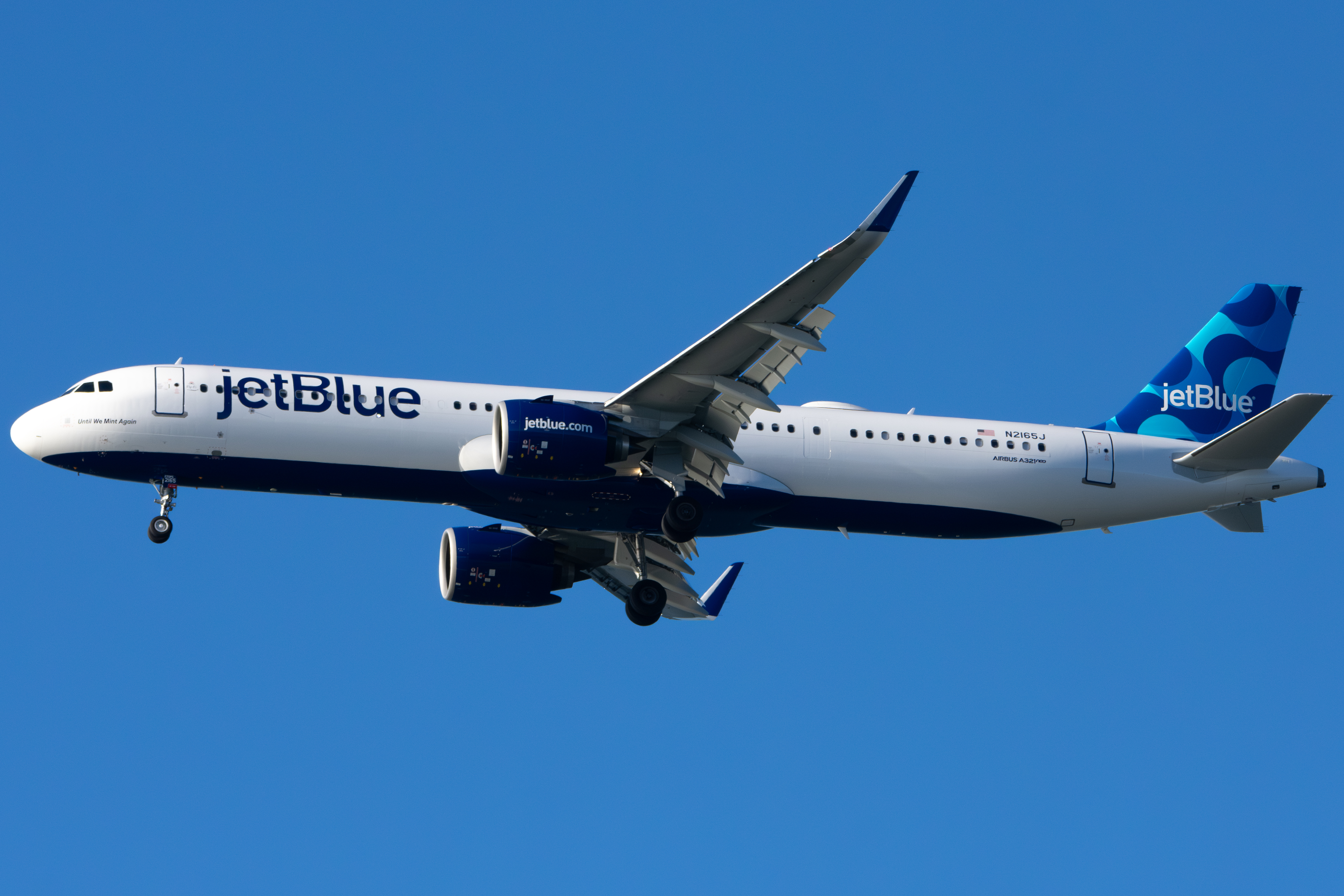 Full size: JetBlue Airways Airbus A321NEO N2165J at San Francisco International Airport