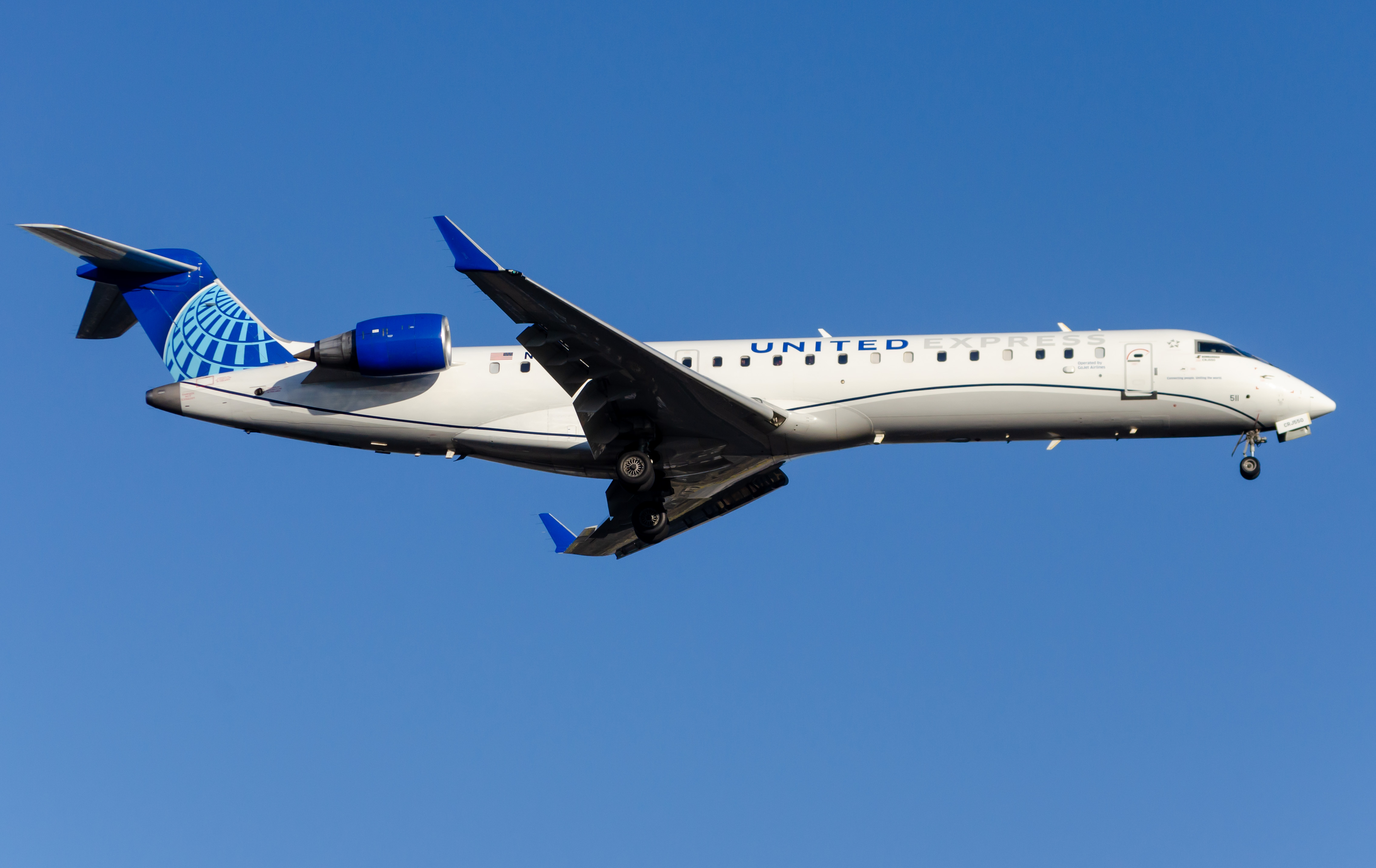 Full size: United Express Mitsubishi CRJ-550 N511GJ at Newark Liberty International Airport