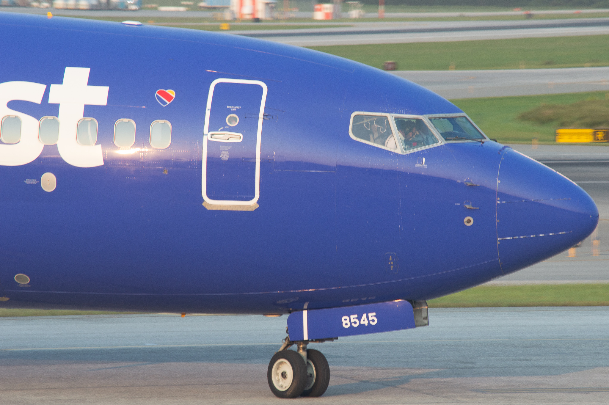 Full size: Southwest Airlines Boeing 737-800 N8545V  at Baltimore/Washington International Thurgood Marshall Airport