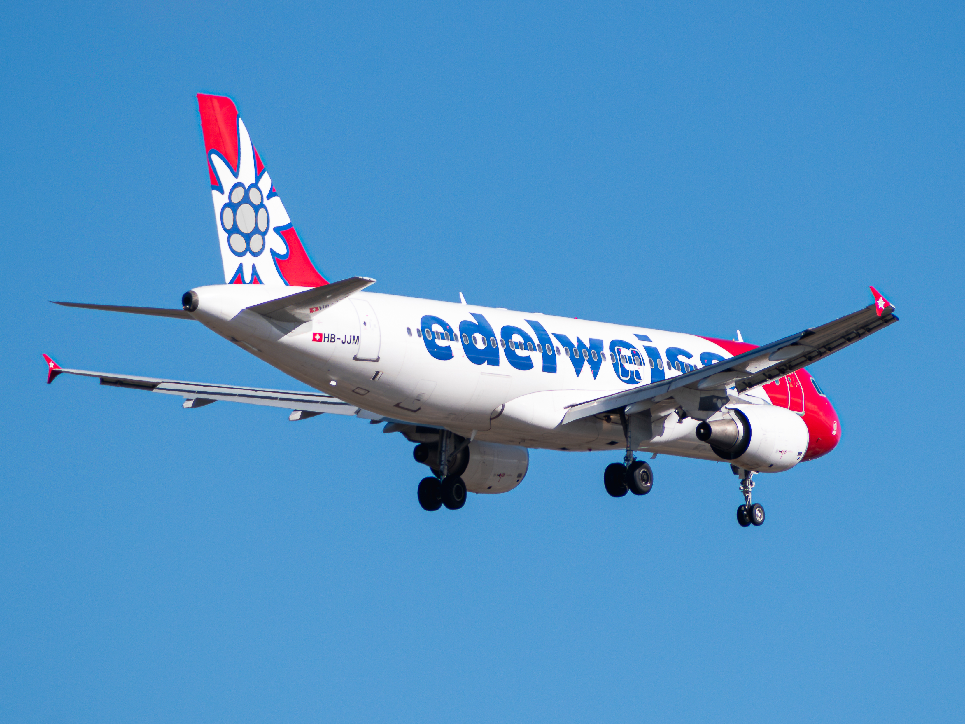 Full size: Edelweiss Air Airbus A320 HB-JJM at Tenerife South Airport