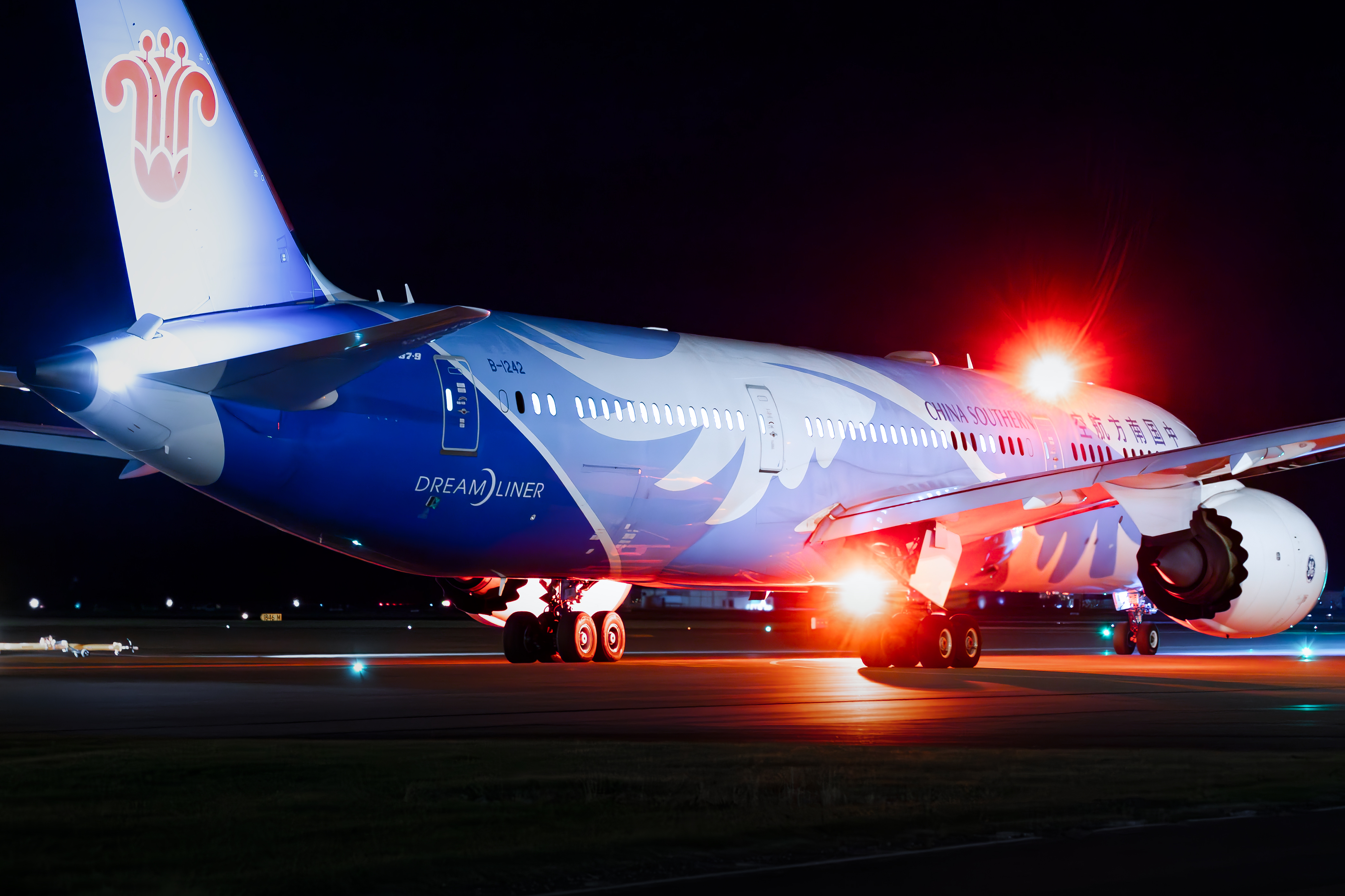 Full size: China Southern Airlines Boeing 787-9 B-1242 at Christchurch International Airport