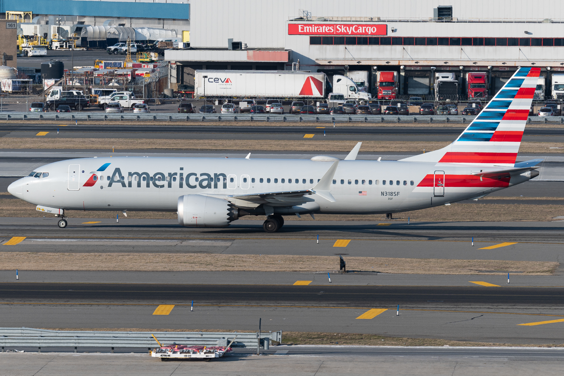 Full size: American Airlines Boeing 737 MAX 8 N318SF at John F. Kennedy International Airport