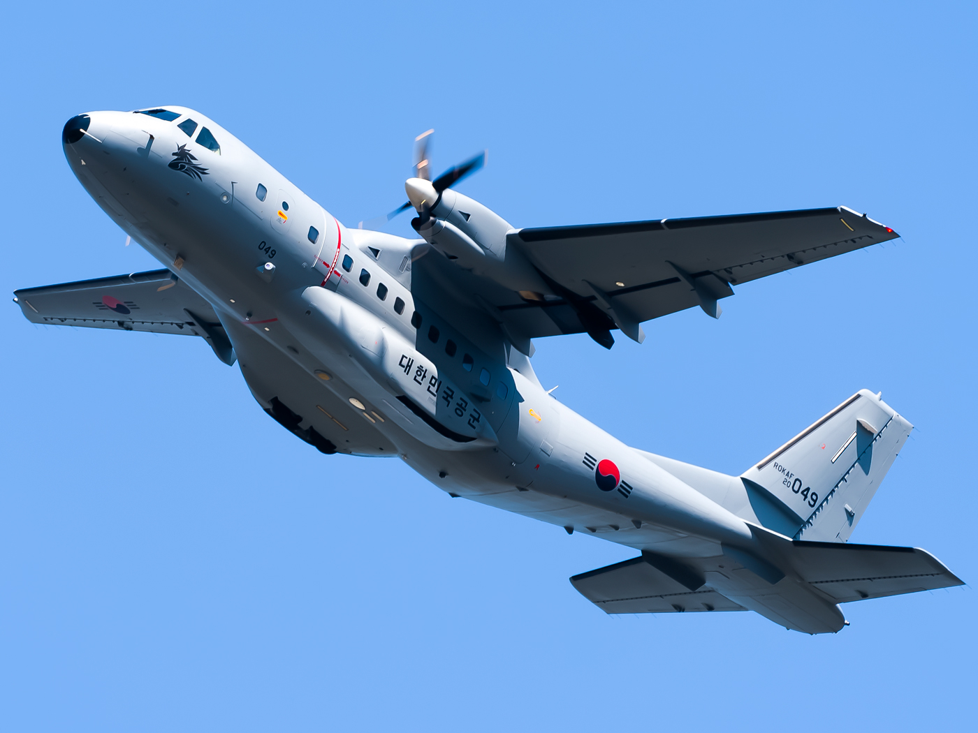 Full size: ROKAF CASA/IPTN CN-235-220M 20-049 at Gimhae International Airport