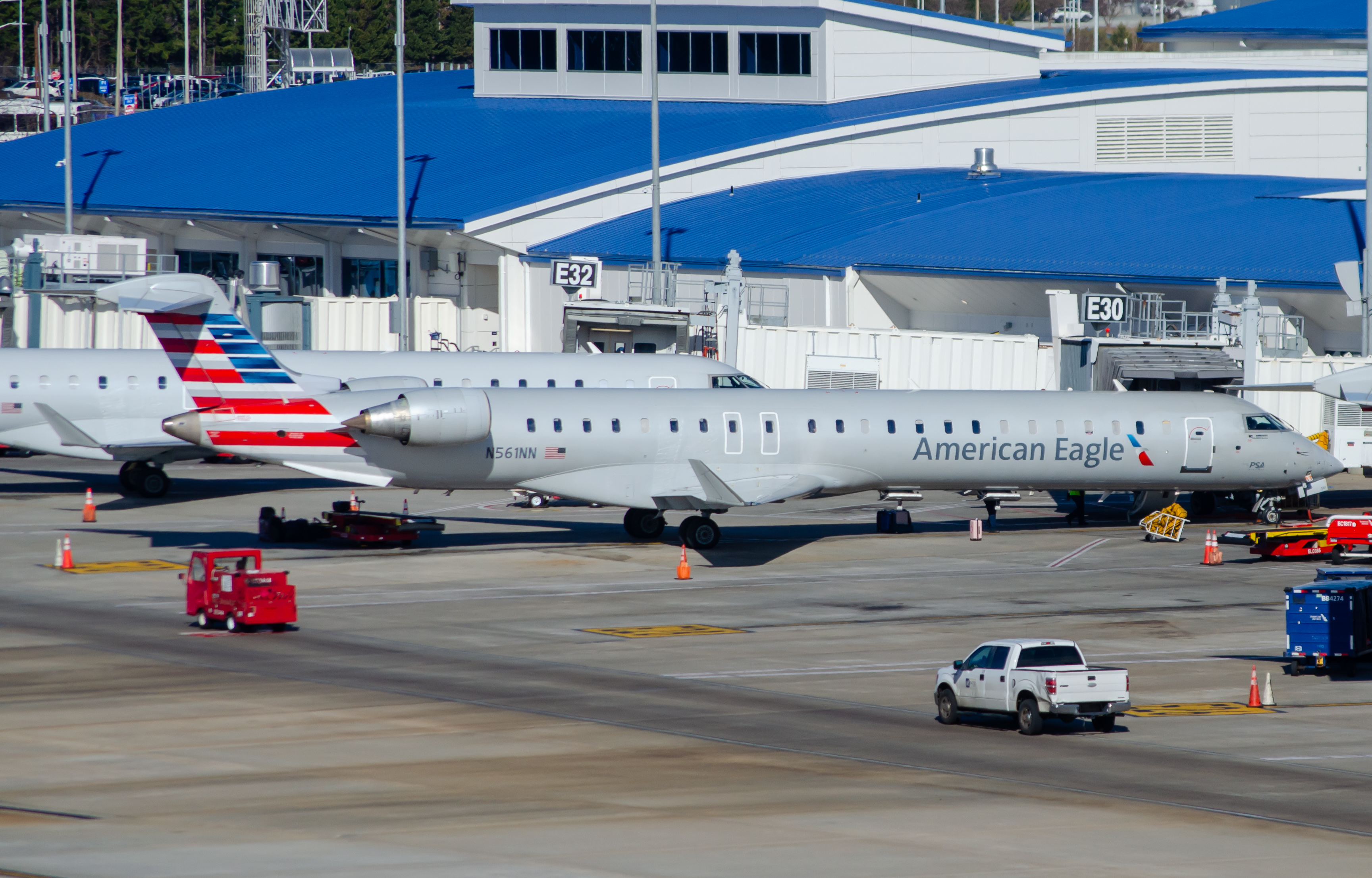 Full size: American Eagle Mitsubishi CRJ-900 N561NN at Charlotte/Douglas International Airport