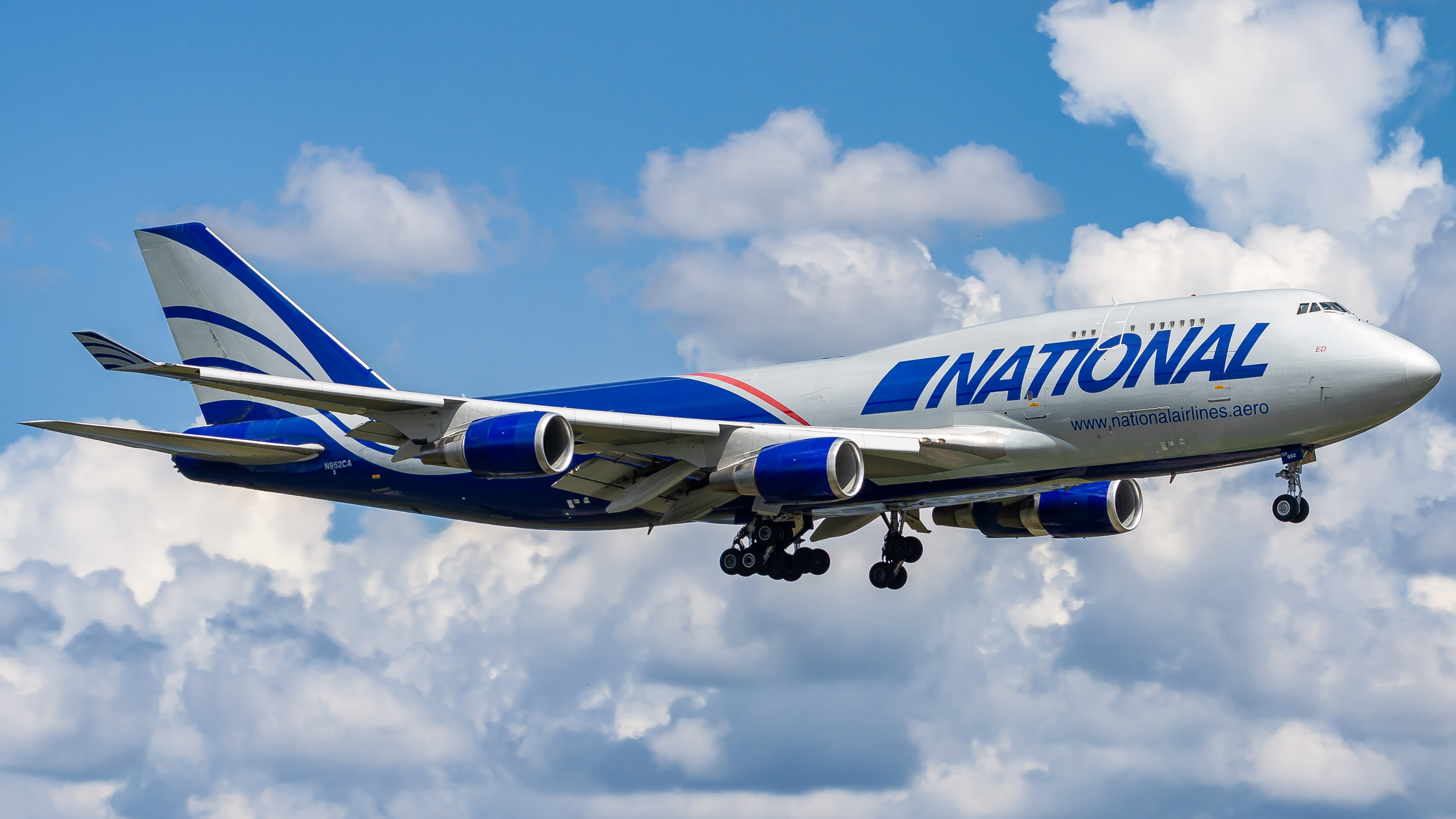 Full size: National Airlines Boeing 747-400BCF N952CA at Orlando International Airport