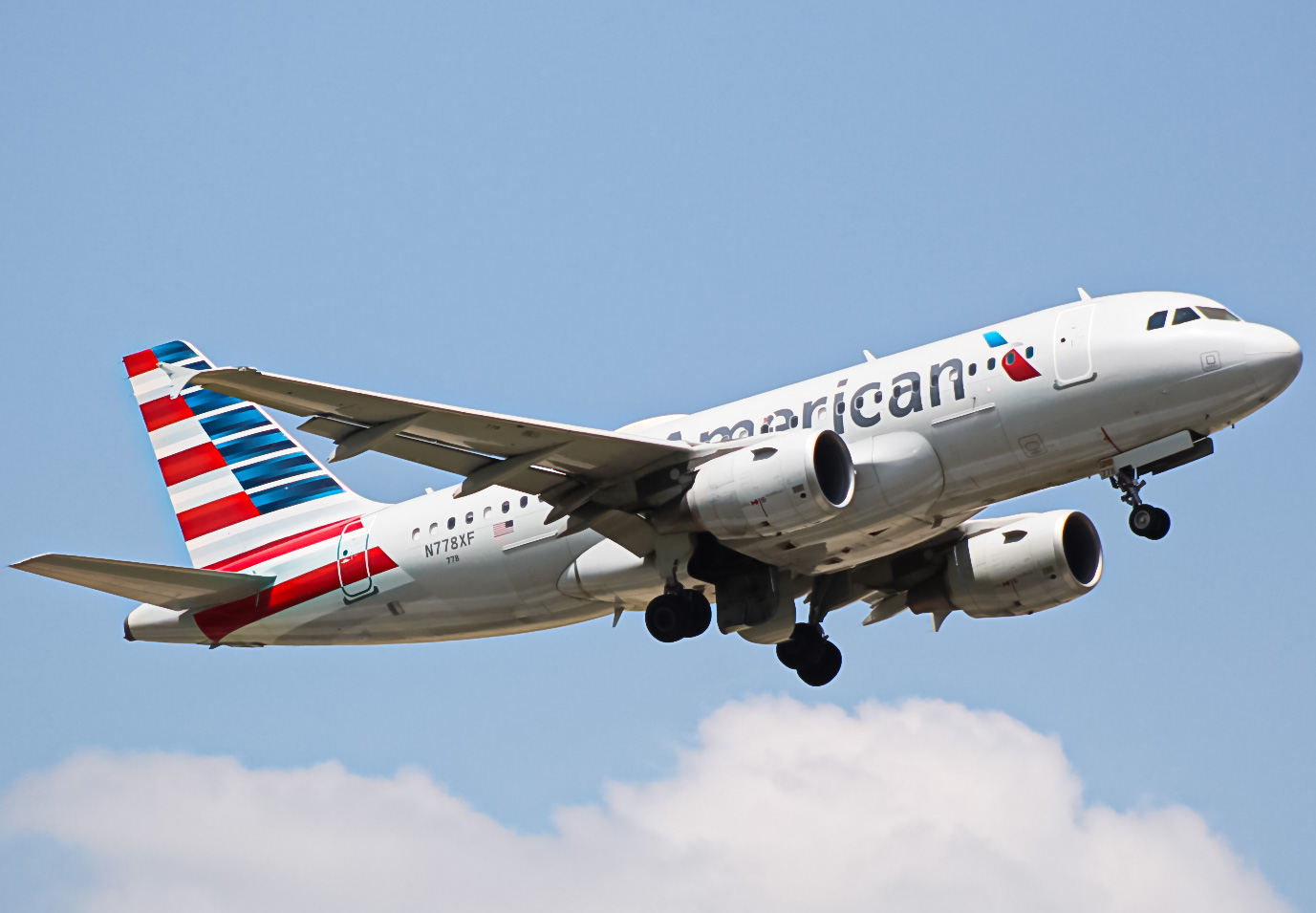 Full size: American Airlines Airbus A319 N778XF at Austin-Bergstrom International Airport
