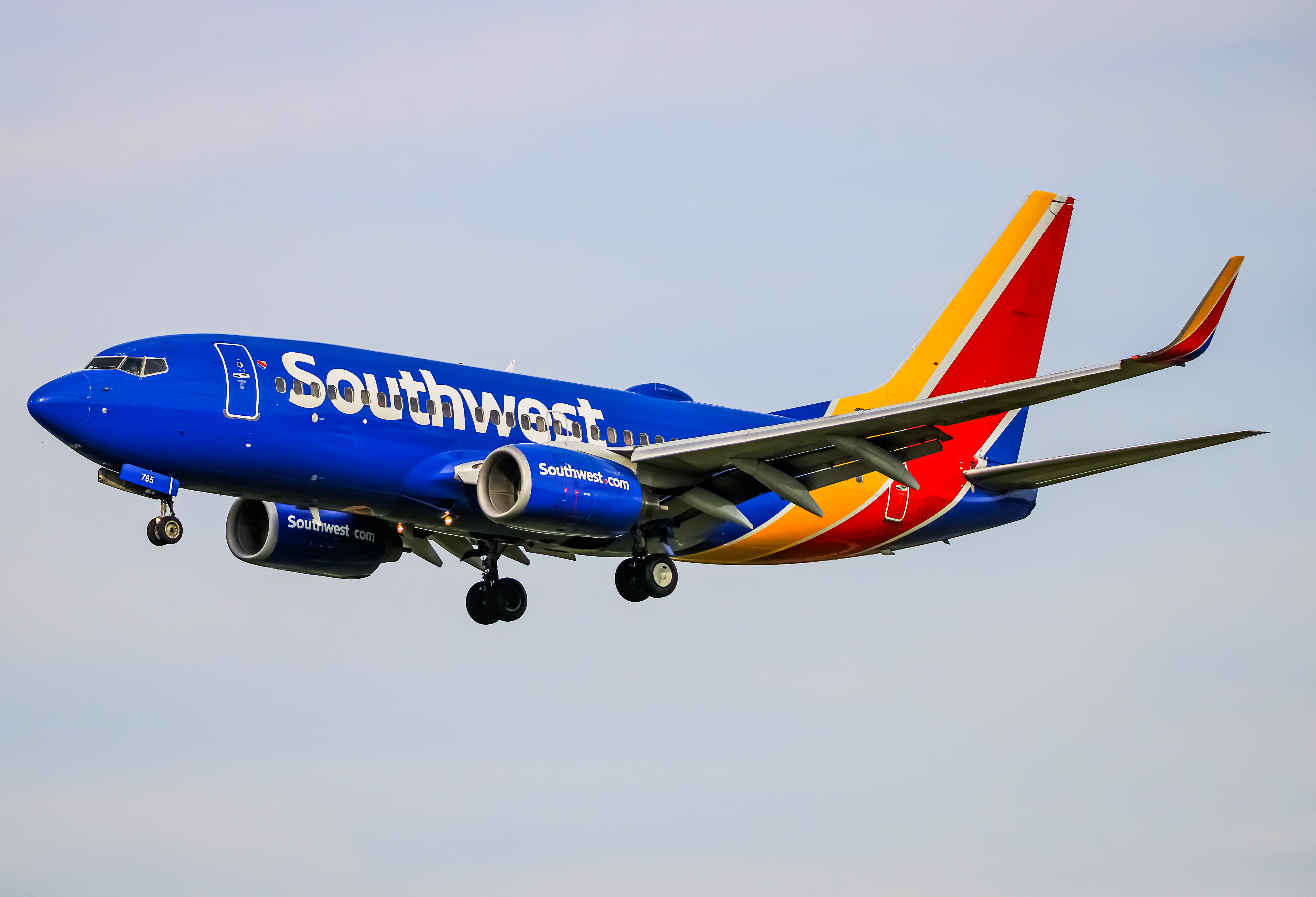 Full size: Southwest Airlines Boeing 737-700 N785SW at Baltimore/Washington International Thurgood Marshall Airport