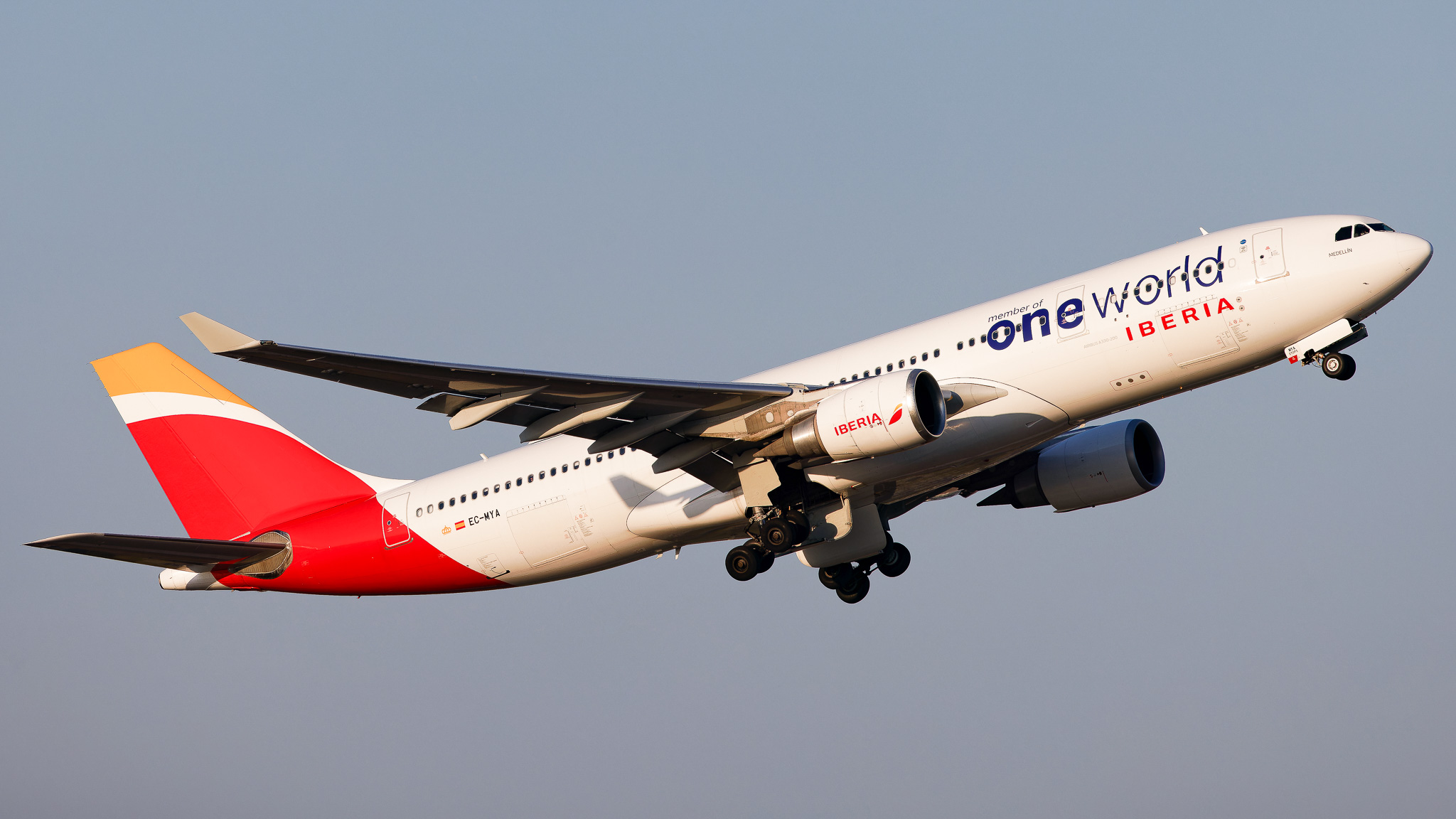 Full size: Iberia Airbus A330-200 EC-MYA at Tampa International Airport