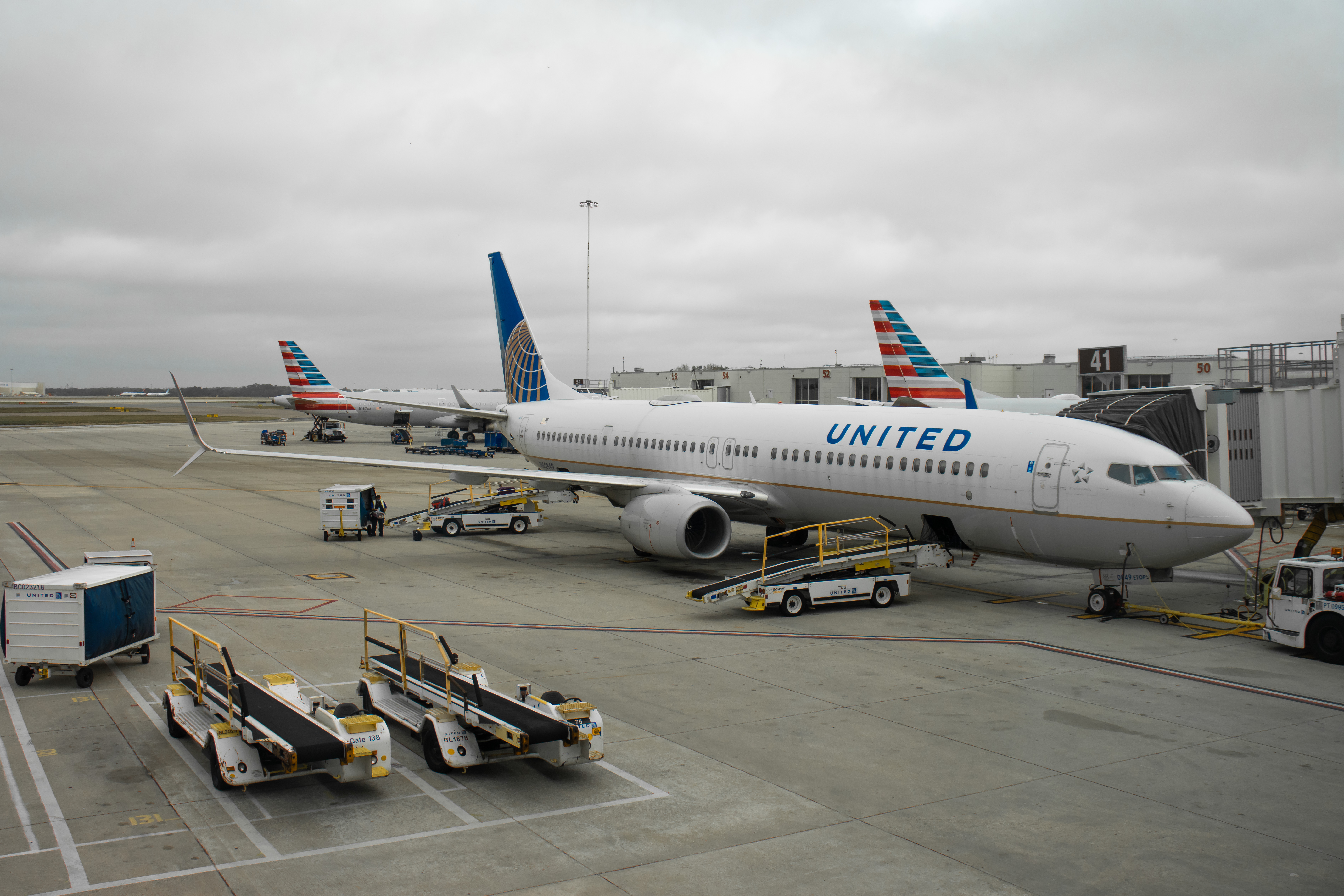 Full size: United Airlines Boeing 737-900ER N62849 at Orlando International Airport