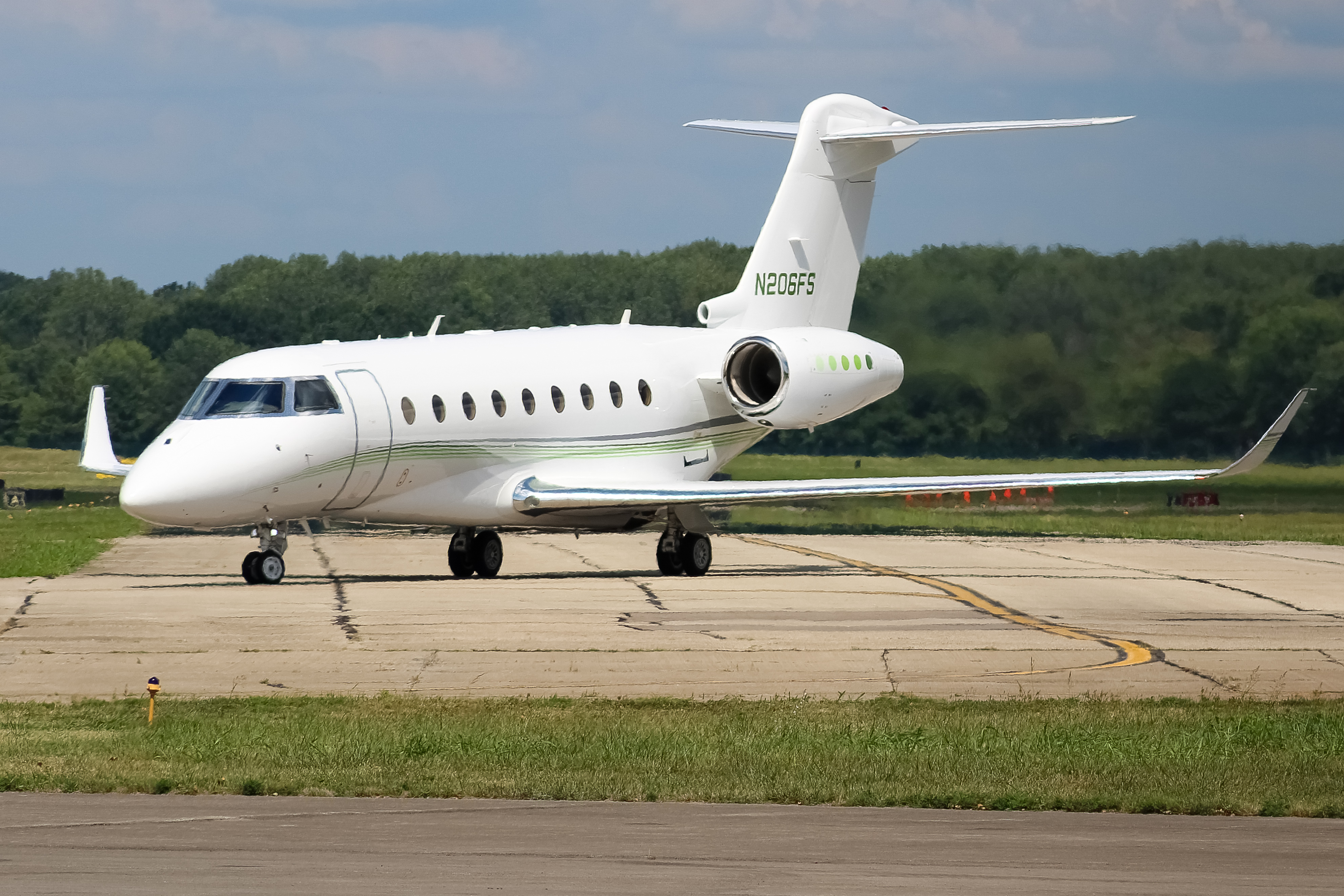 Full size: PRIVATE Gulfstream G280 N206FS at Cincinnati Municipal Airport/Lunken Field