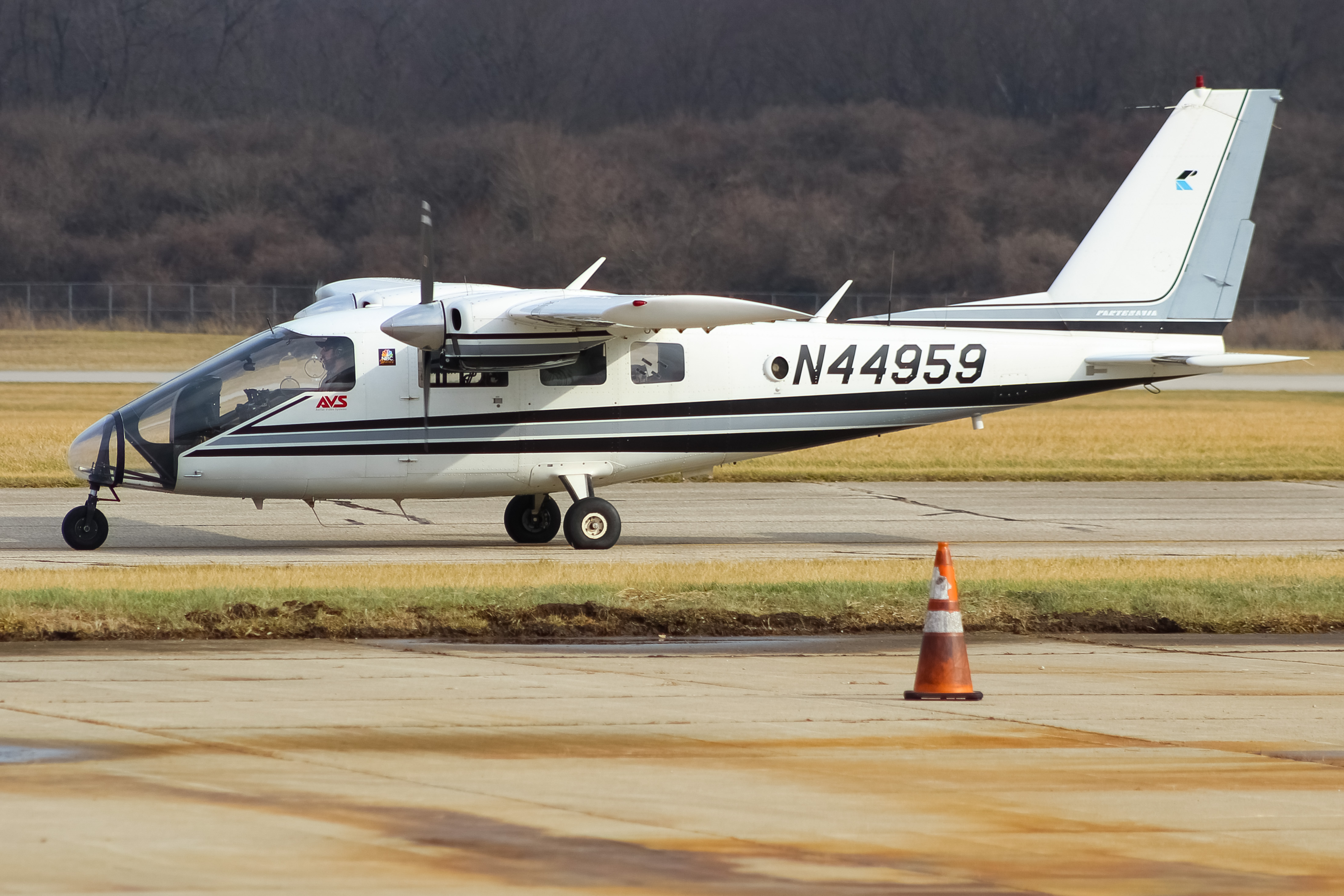 Full size: PRIVATE  Partenavia P-68 N44959 at Cincinnati Municipal Airport/Lunken Field