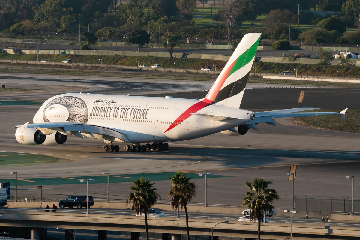 Full size: Emirates Airbus A380-800 A6-EUK at Los Angeles International Airport