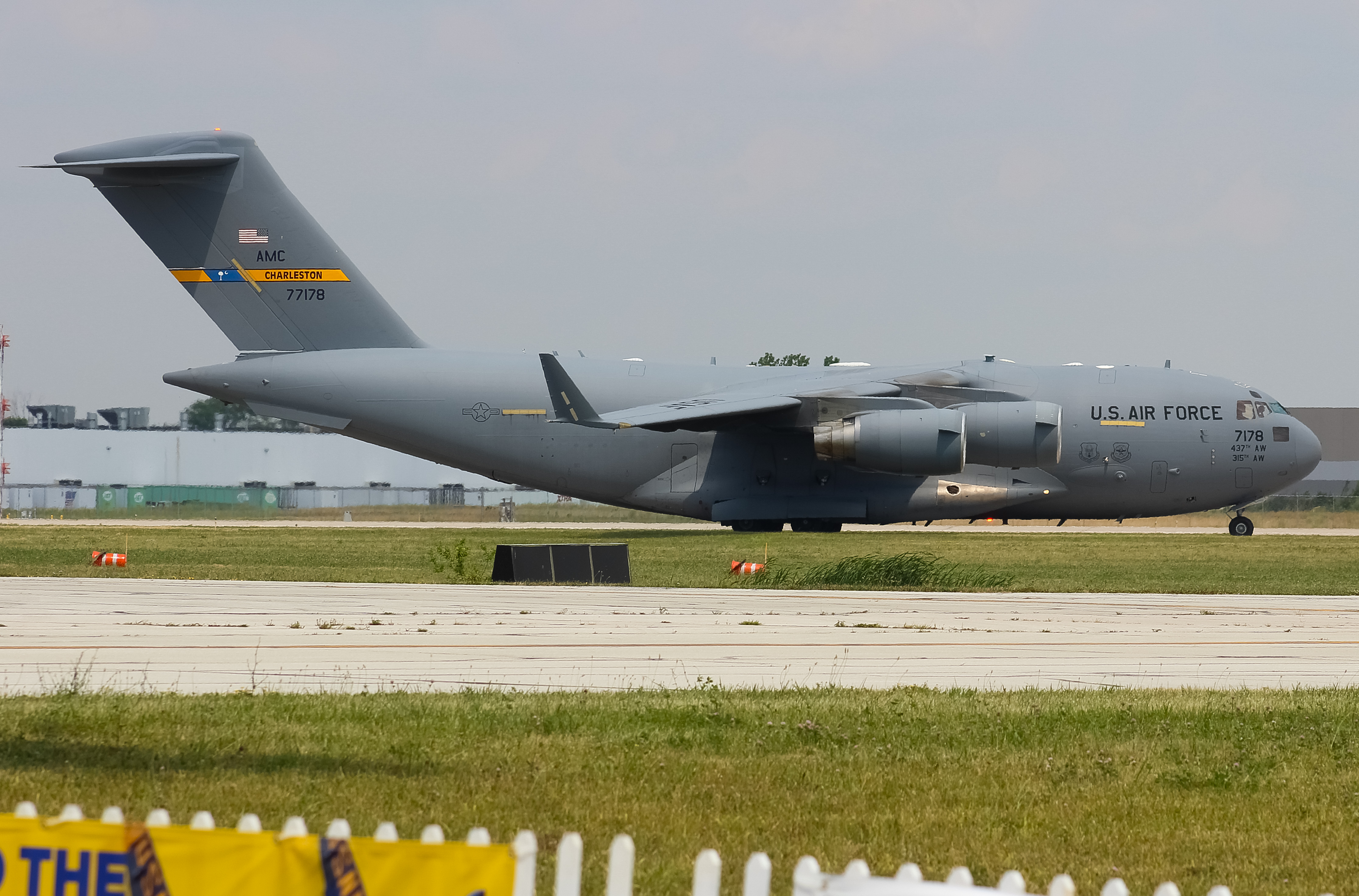 Full size: USAF - United States Air Force Boeing C-17 Globemaster III 07-7178 at James M Cox Dayton International Airport