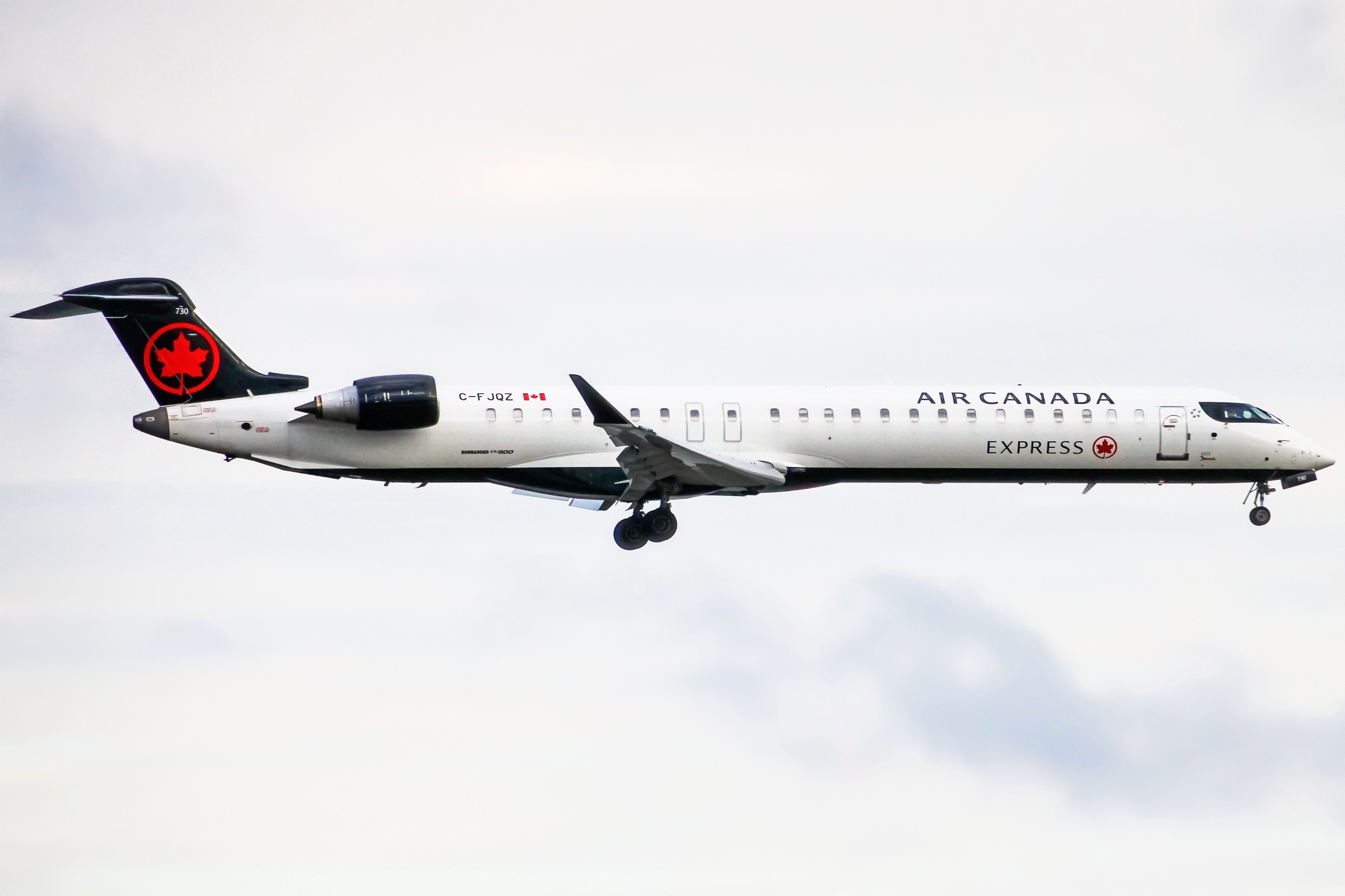 Full size: Air Canada Express Mitsubishi CRJ-900 C-FJQZ at Ronald Reagan National Airport