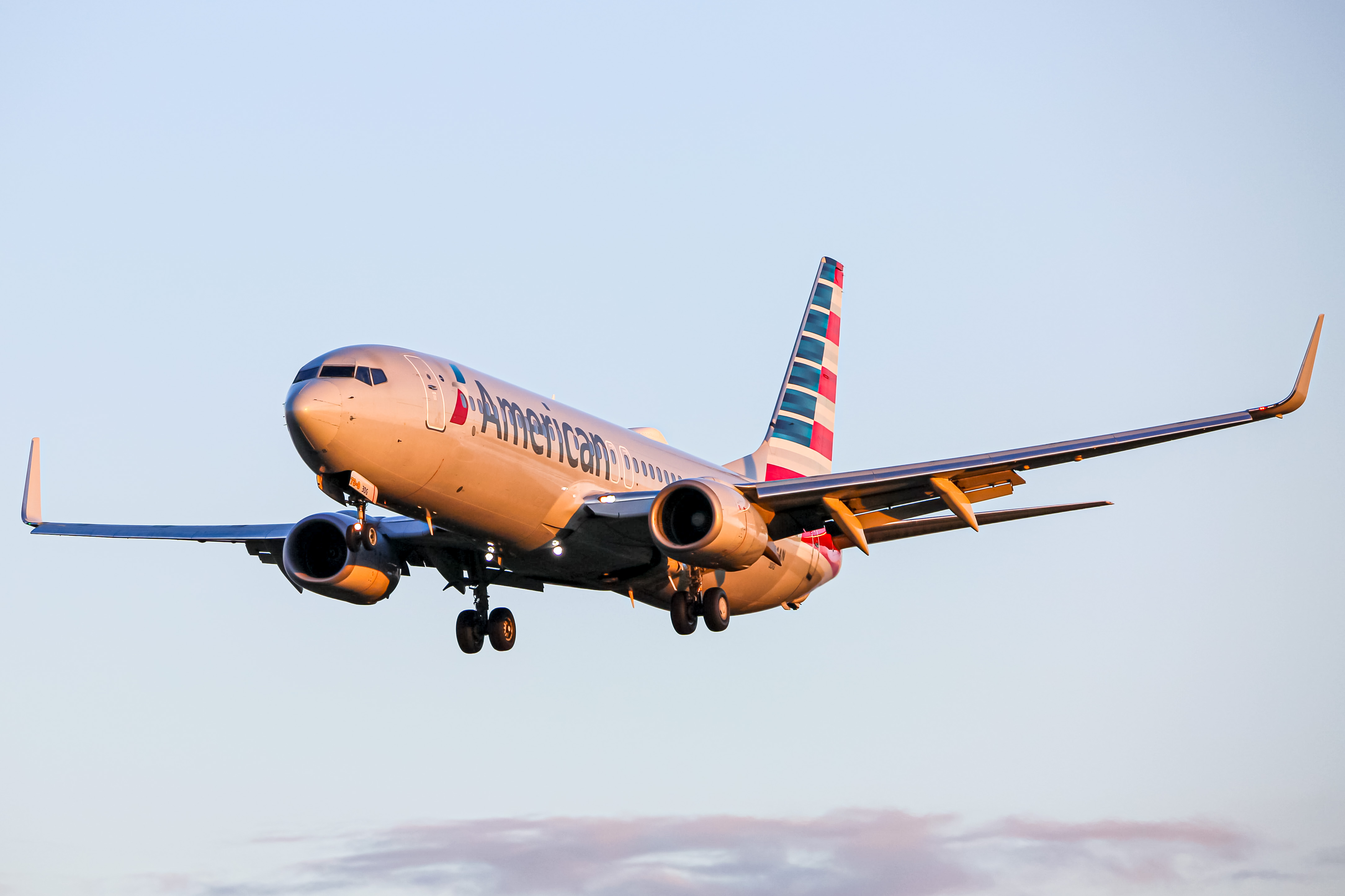 Full size: American Airlines Boeing 737-800 N974AN at Baltimore/Washington International Thurgood Marshall Airport