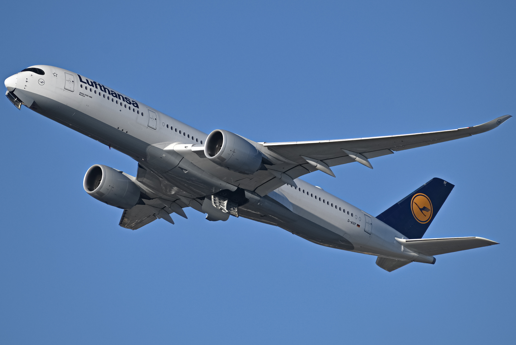 Full size: Lufthansa Airbus A350-900 D-AIXF at San Diego International Airport