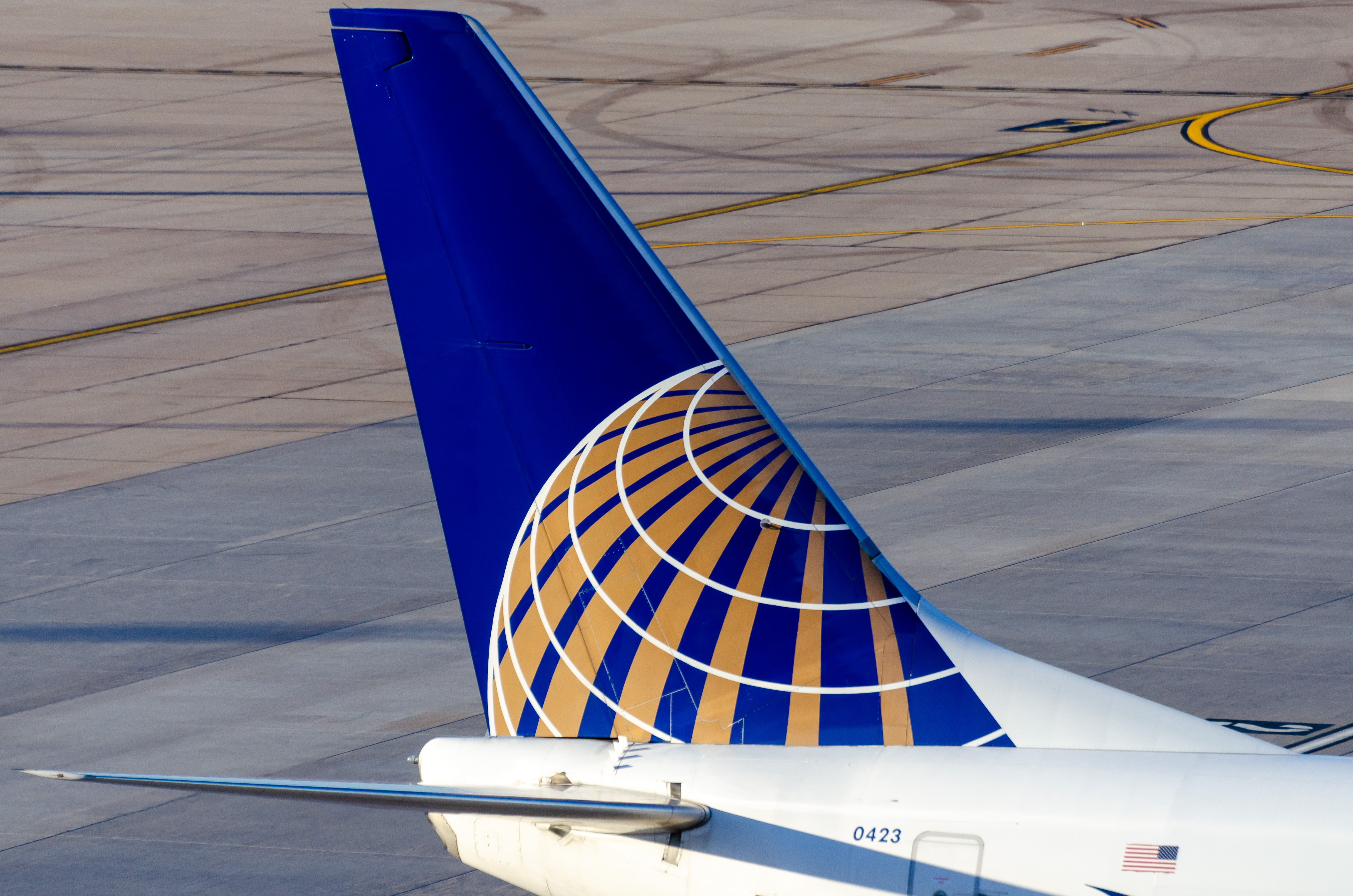 Full size: United Airlines Boeing 737-900ER N39423 at Phoenix Sky Harbor International Airport