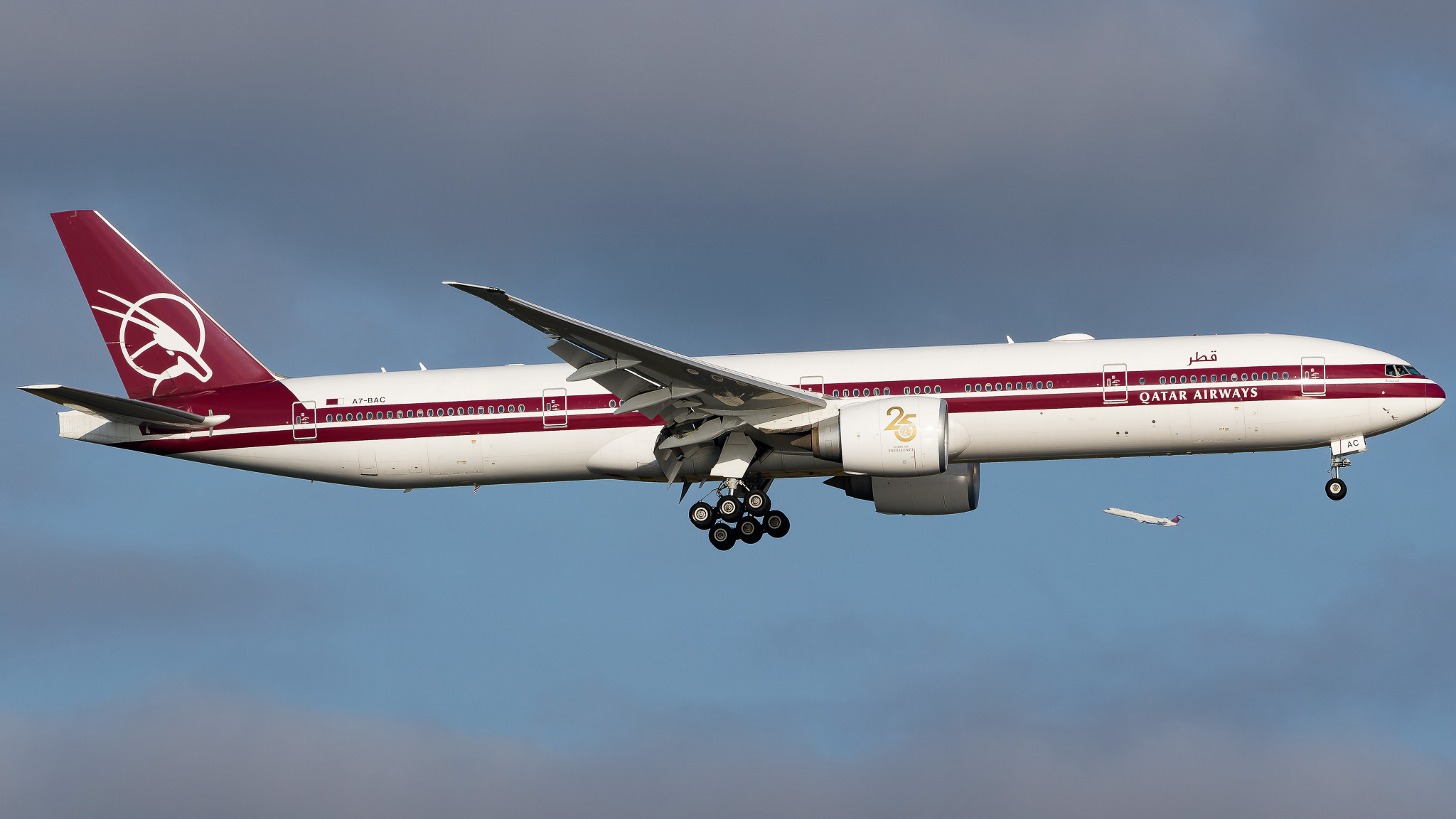 Full size: Qatar Airways Boeing 777-300ER A7-BAC at John F. Kennedy International Airport
