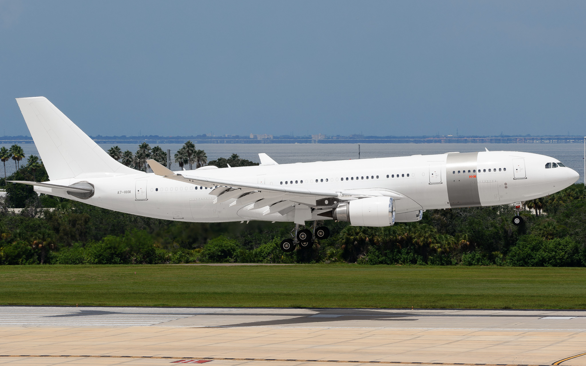 Full size: Qatar Amiri Flight Airbus A330-200 A7-HHM at Tampa International Airport