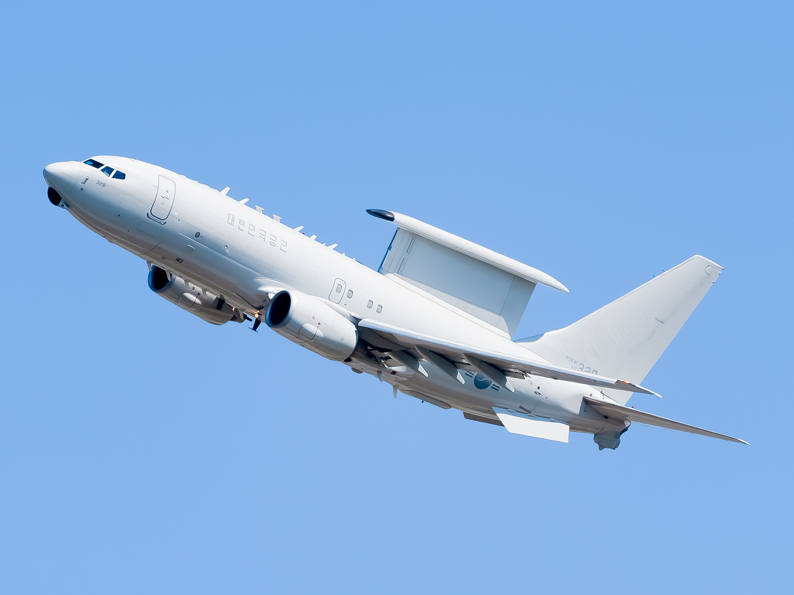 Full size: ROKAF Boeing E-737 Peace Eye 65-328 at Gimhae International Airport