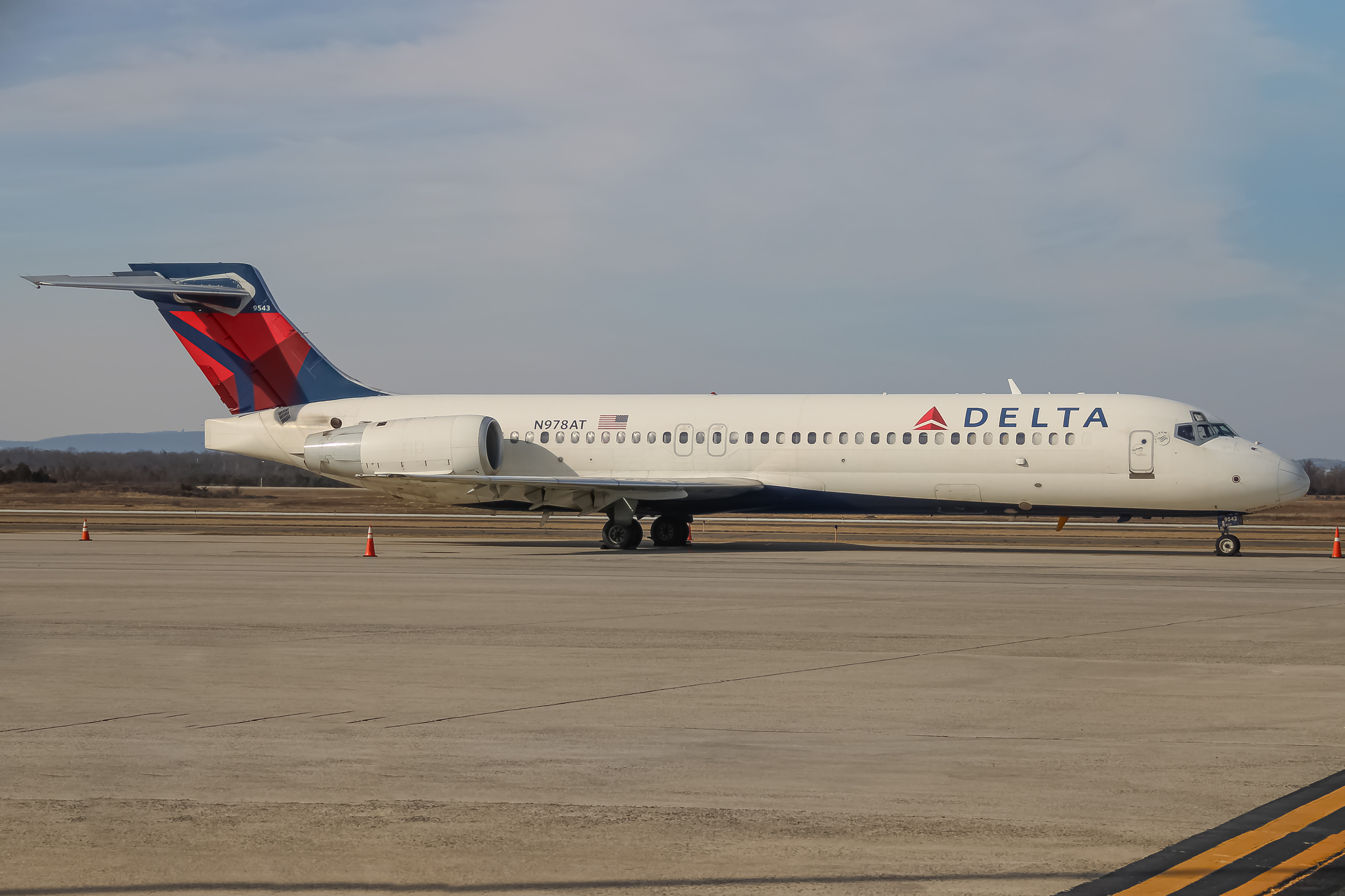 Full size: Delta Airlines Boeing 717-200 N978AT at Washington Dulles International Airport