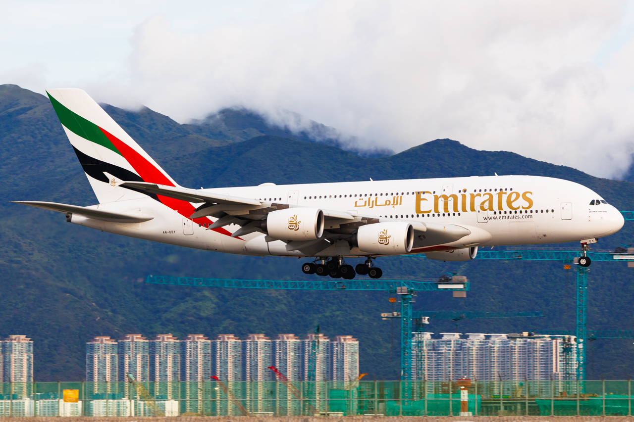 Full size: Emirates Airbus A380-800 A6-EEY at Hong Kong International Airport