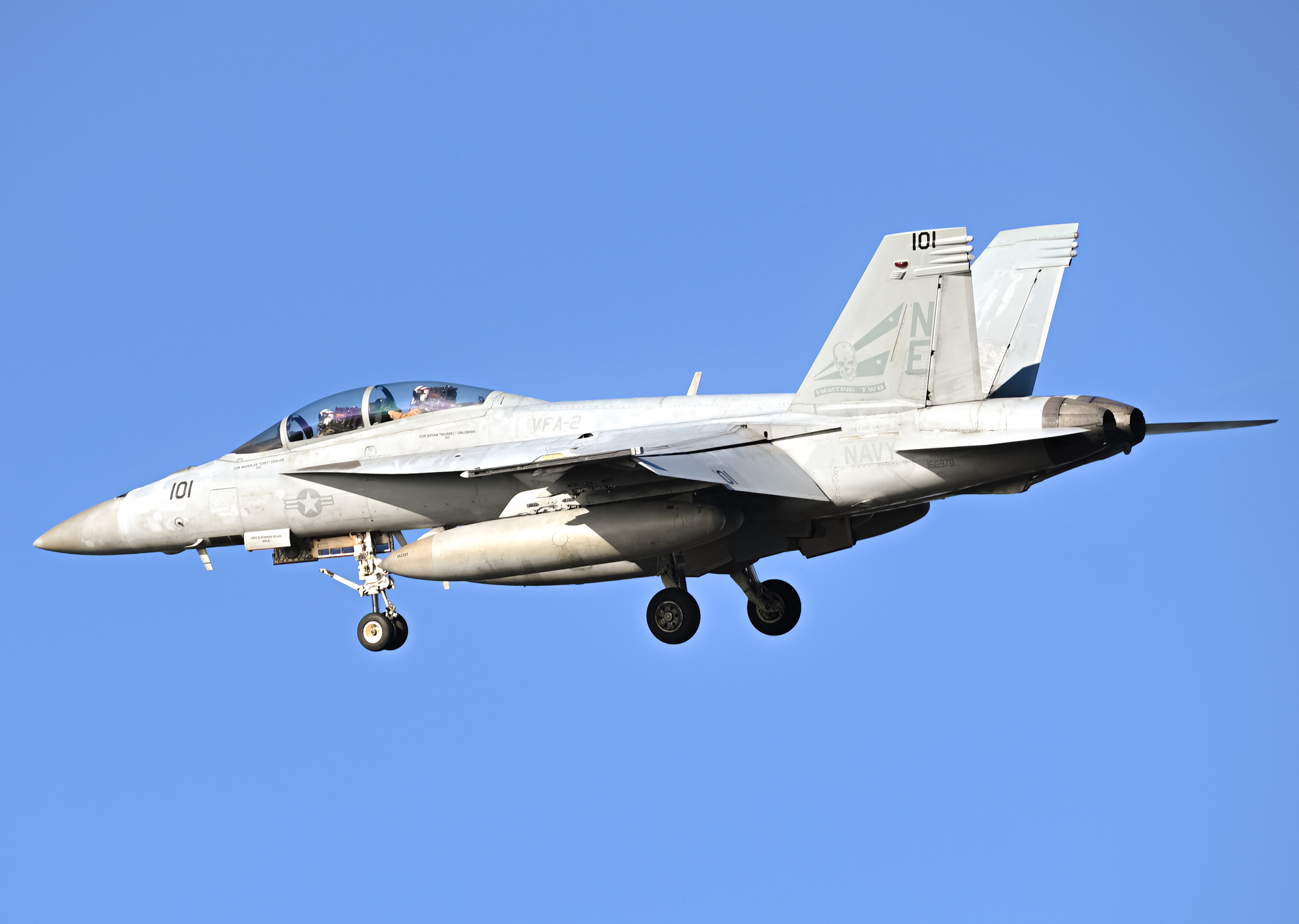 Full size: USN - United States Navy Boeing F/A-18E/F Super Hornet 166979 at North Island NAS
