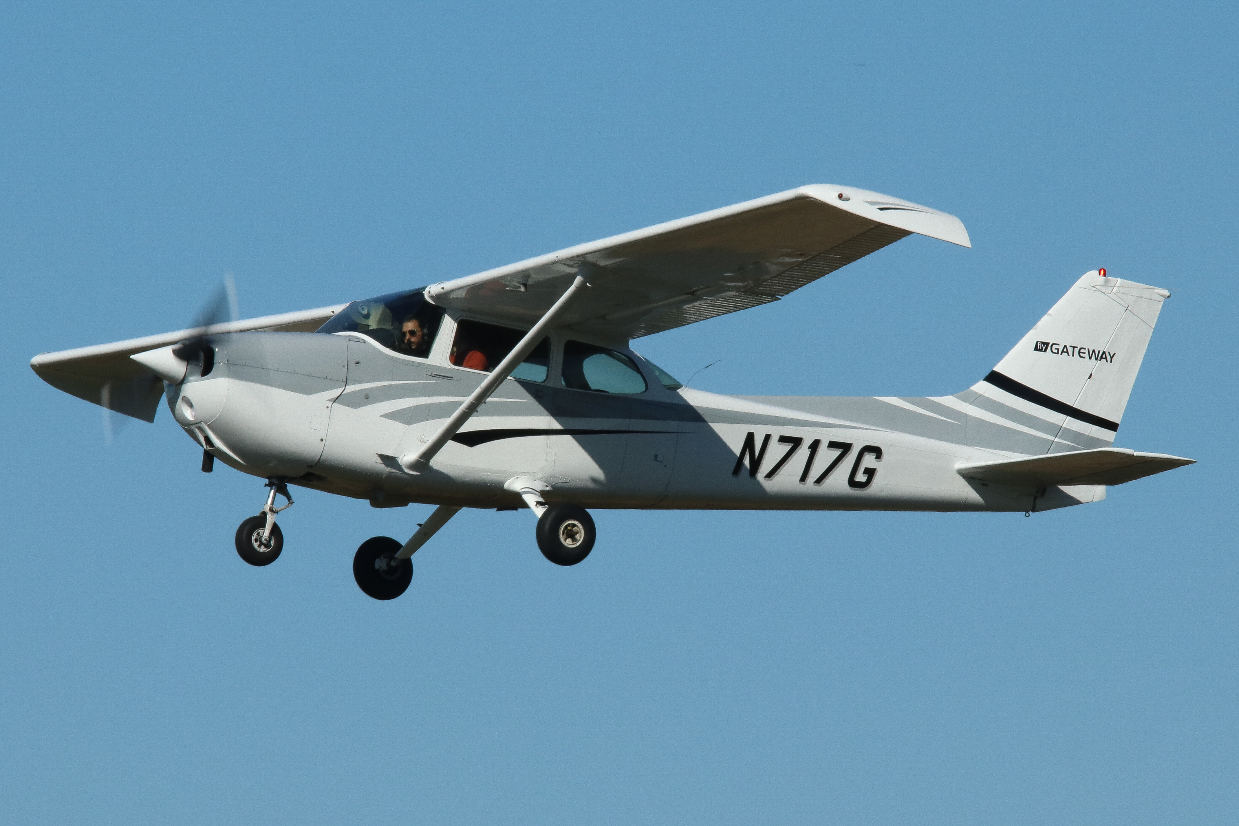 Full size: PRIVATE Cessna 172 N717G at Wings Field Airport