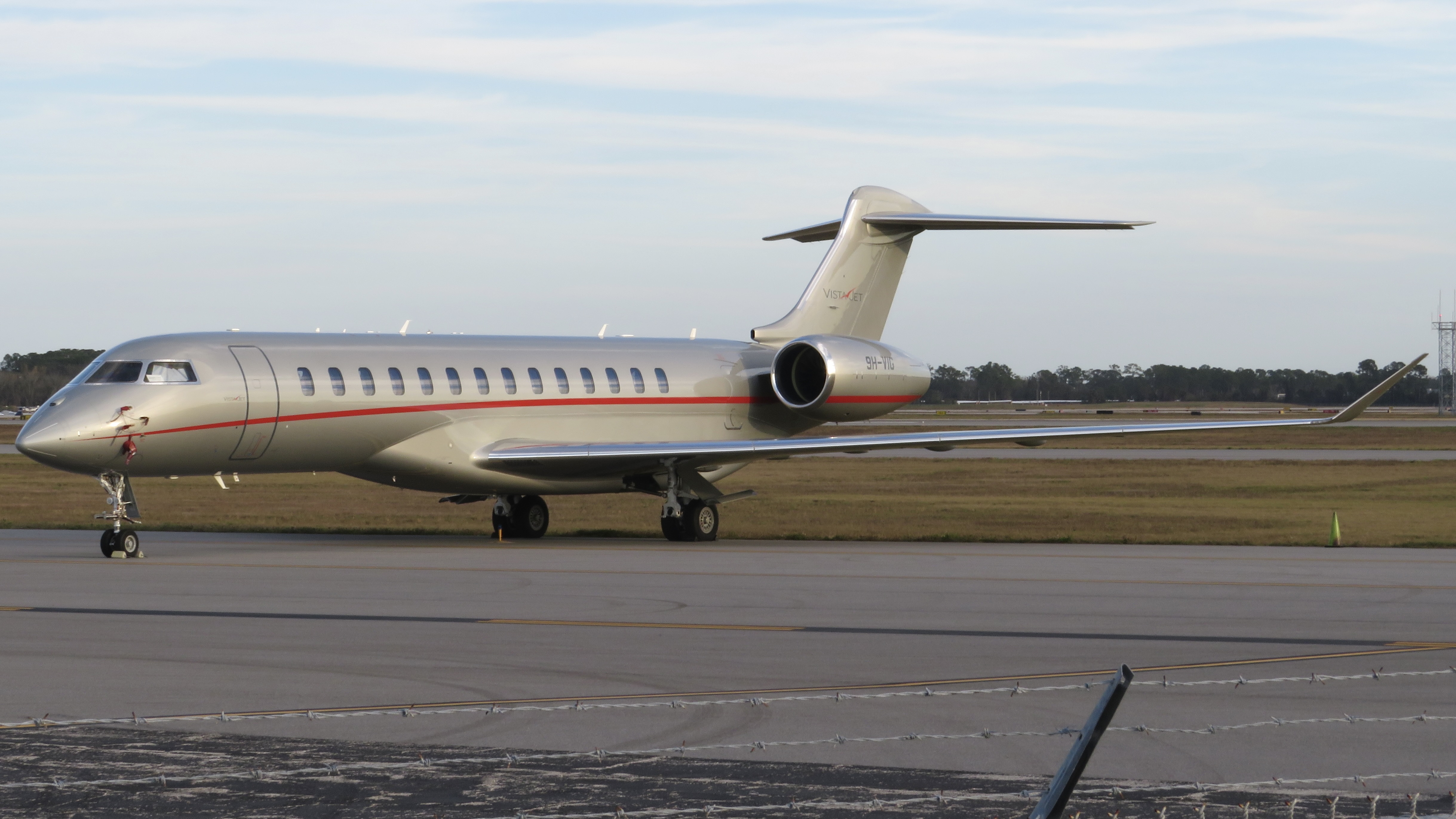 Full size: VistaJet Bombardier Global 7500 9H-VIG at Daytona Beach International Airport