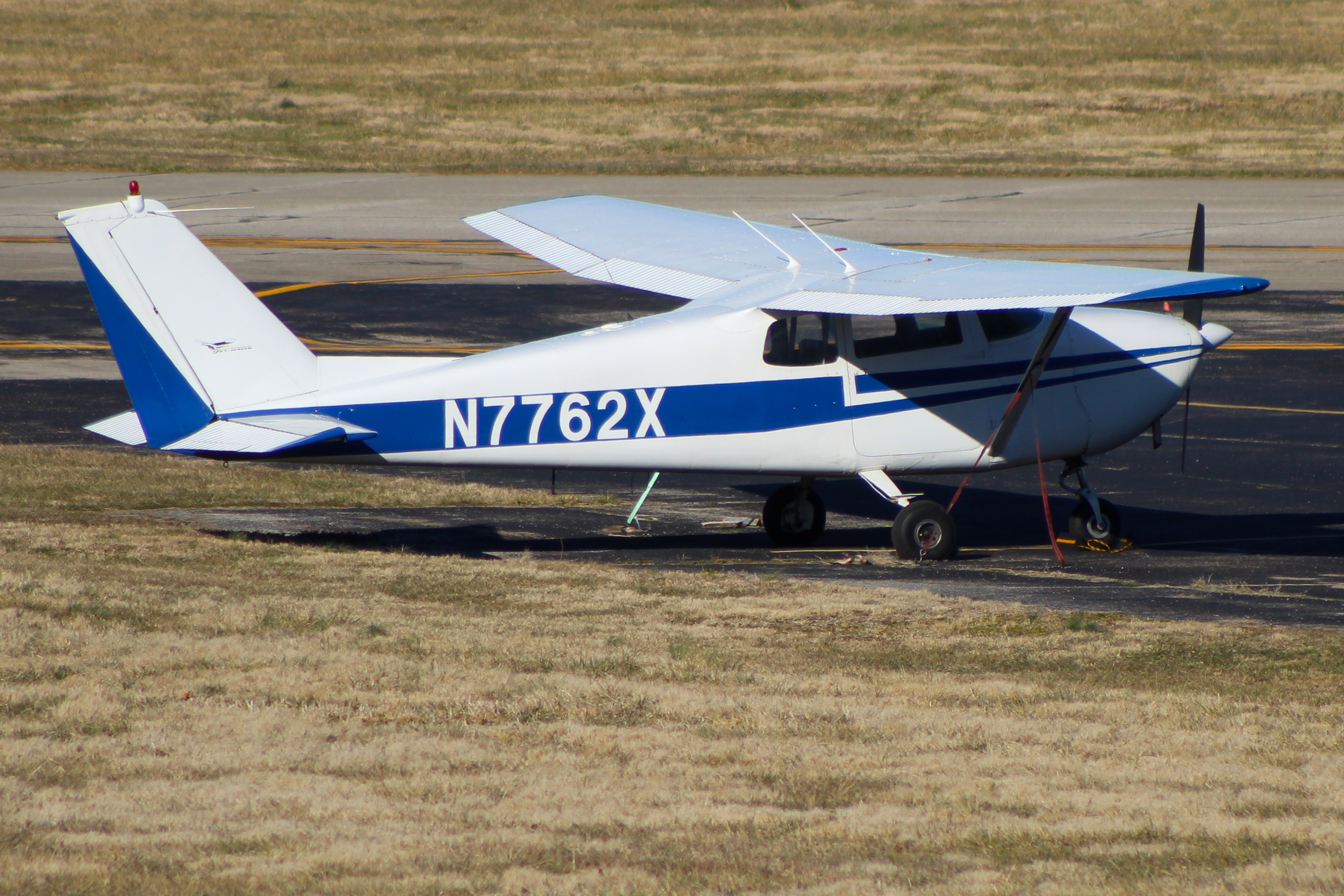 Full size: PRIVATE Cessna 172 N7762X at Cincinnati Municipal Airport/Lunken Field