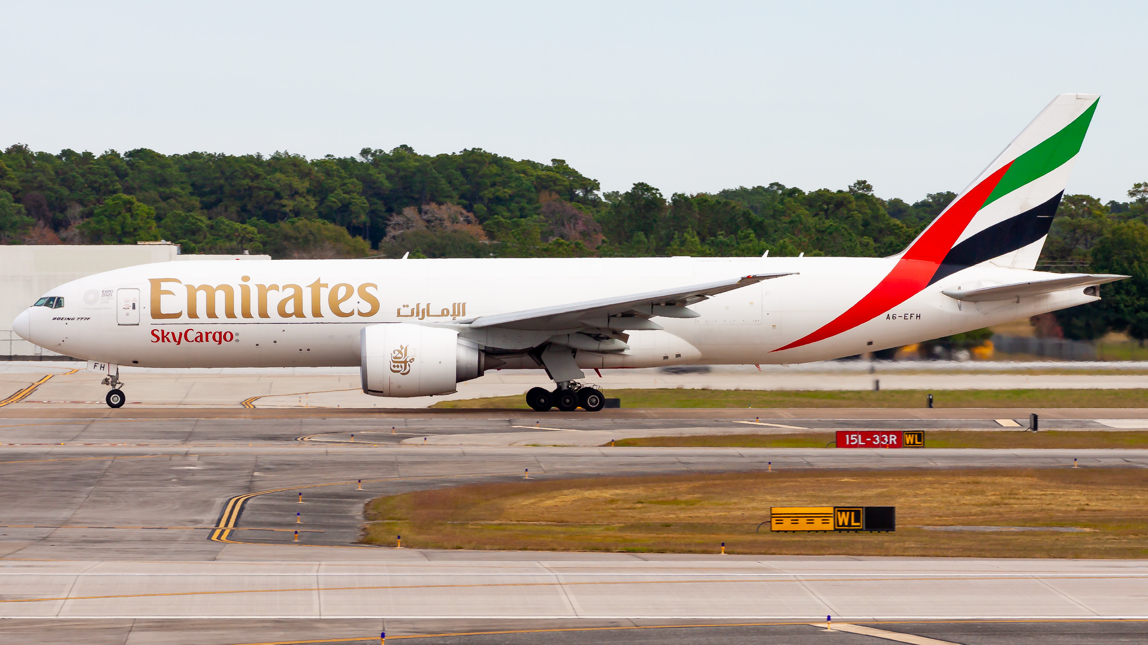 Full size: Emirates SkyCargo Boeing 777-F A7-EFH at Houston-George Bush Intercontinental Airport
