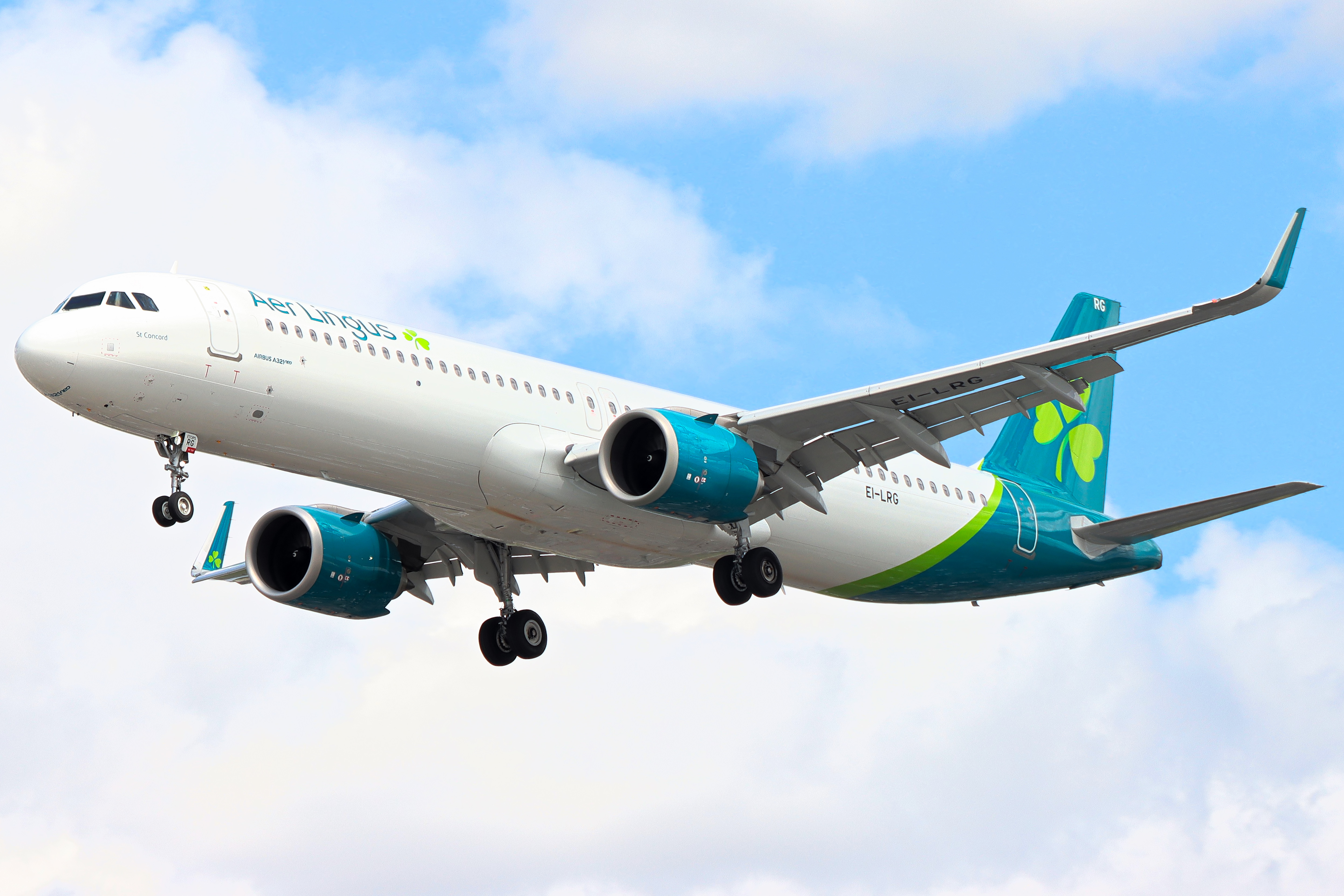 Full size: Aer Lingus Airbus A321NEO EI-LRG at London Heathrow International Airport