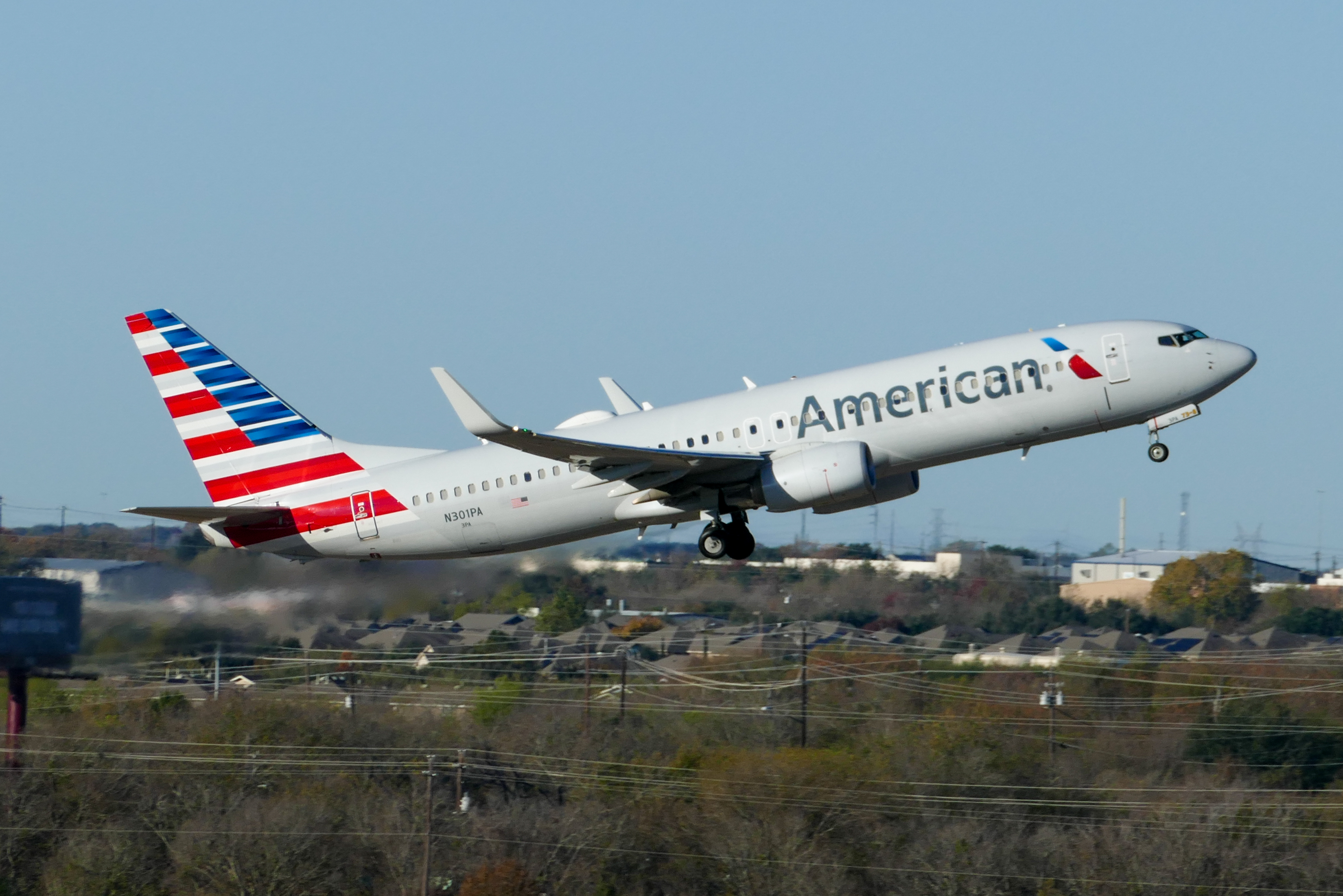 Full size: American Airlines Boeing 737-800 N301PA at Austin-Bergstrom International Airport