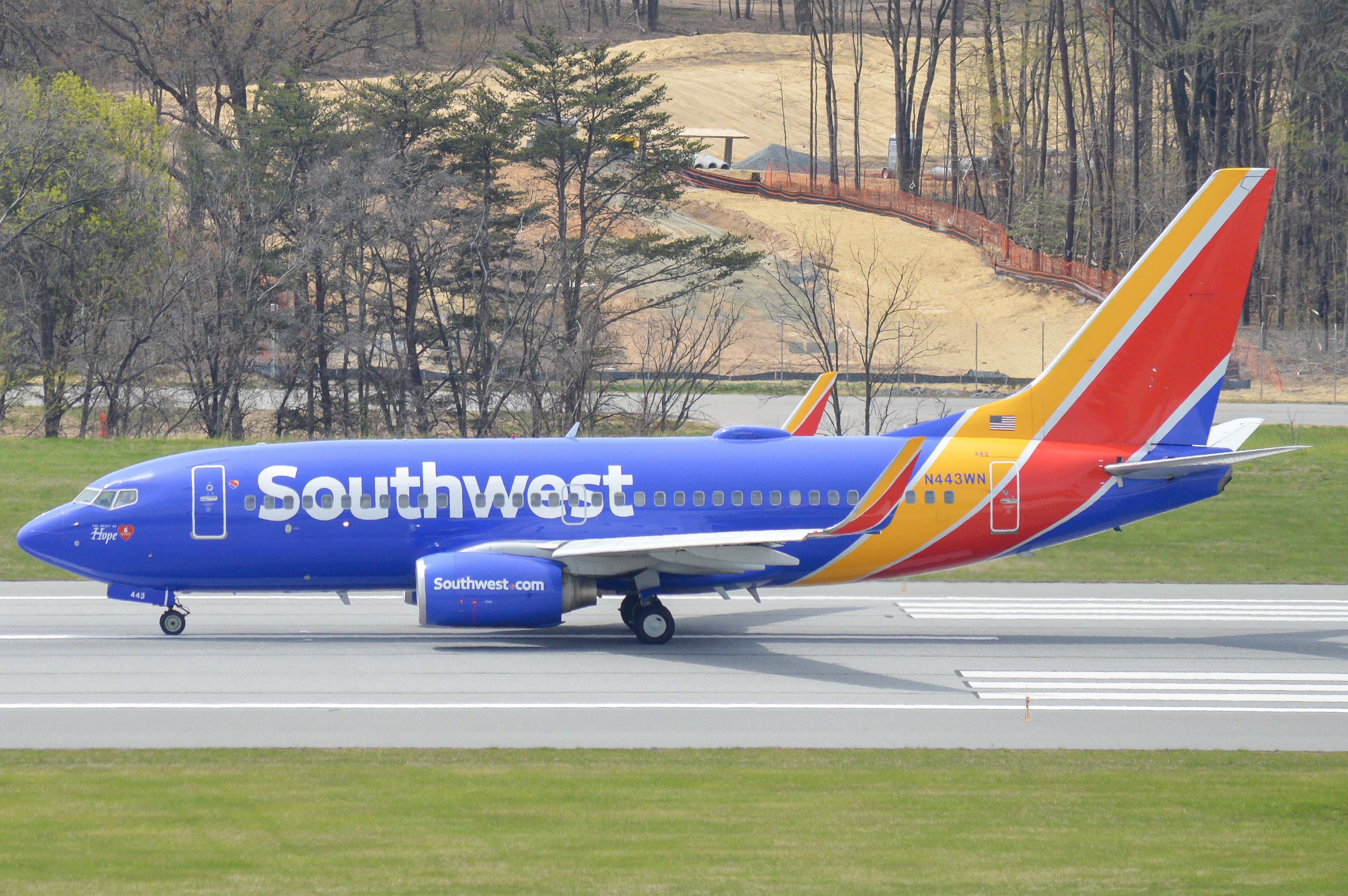 Full size: Southwest Airlines Boeing 737-700 N443WN at Baltimore/Washington International Thurgood Marshall Airport